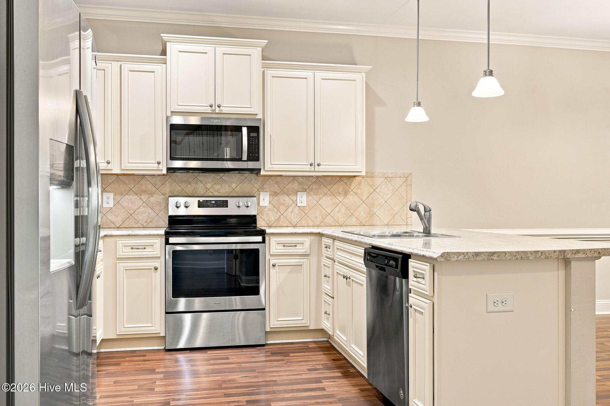 1676 Cambria Drive B Property Photo 20