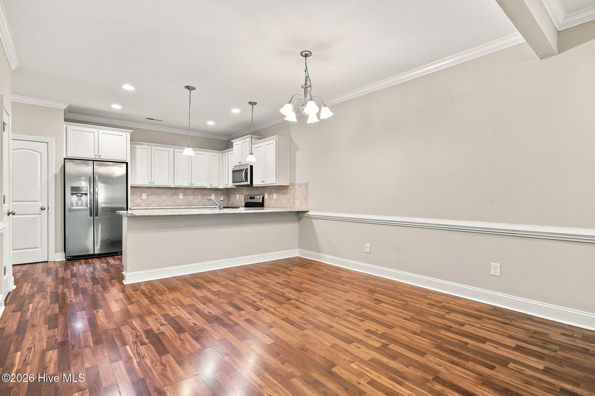1676 Cambria Drive B Property Photo 23