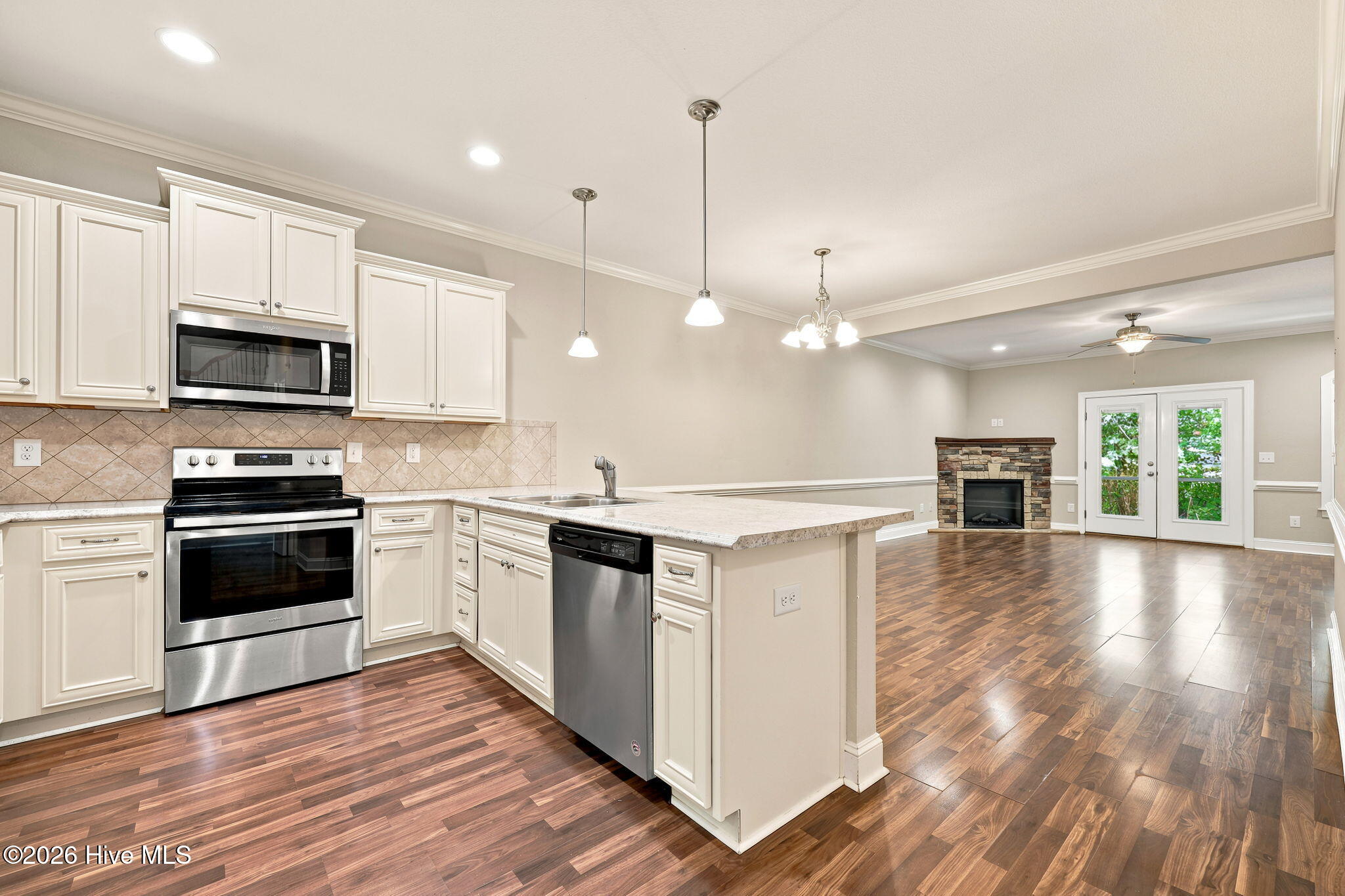 1676 Cambria Drive B Property Photo 24