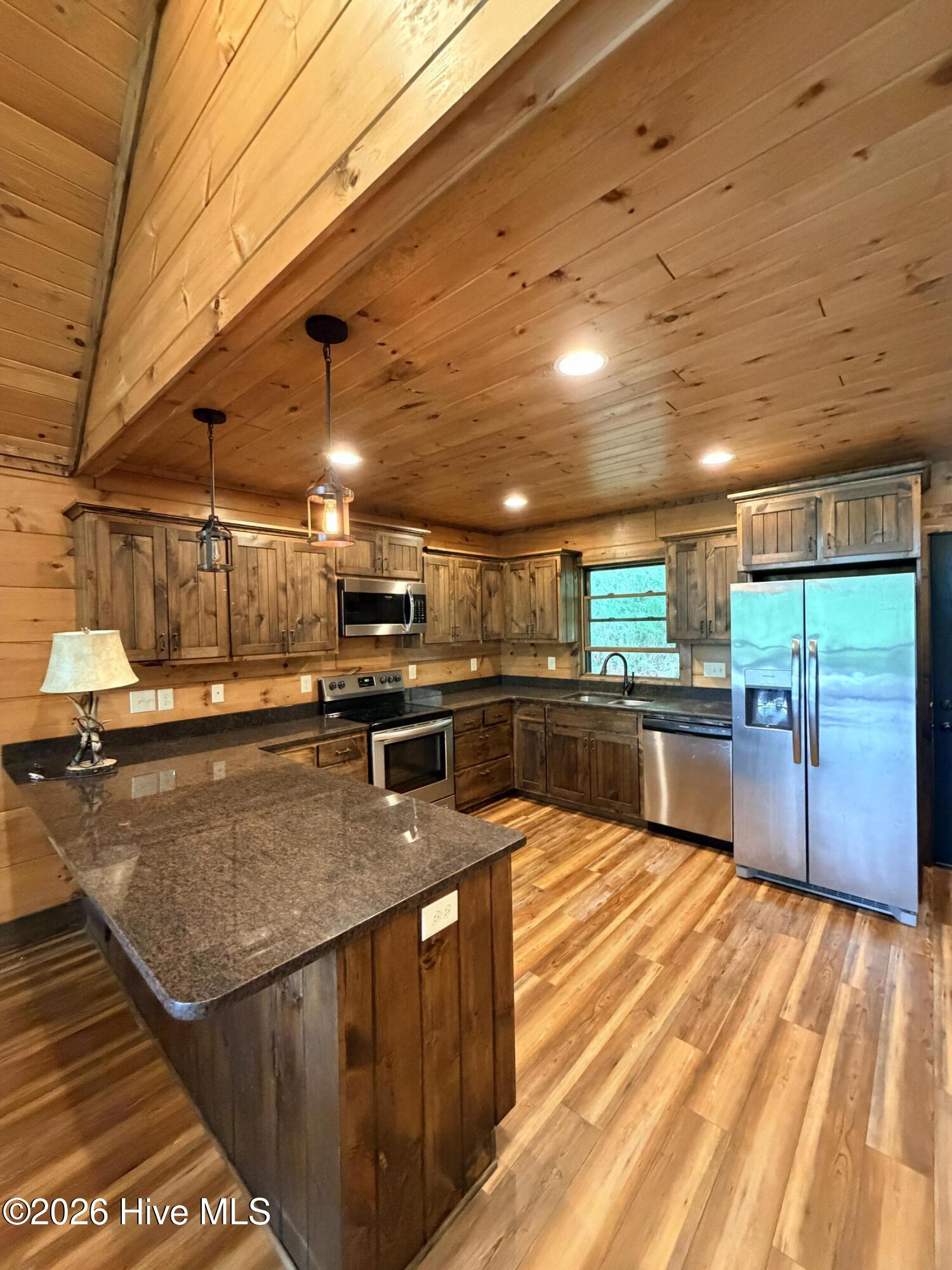 371 Black Bear Trail Property Photo 2