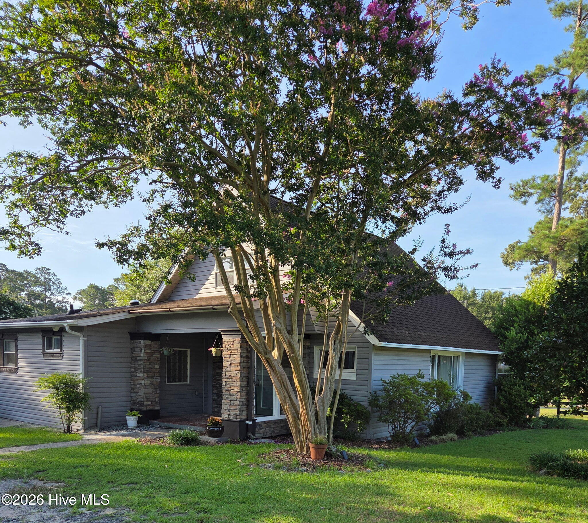 612 River Road Property Photo 1