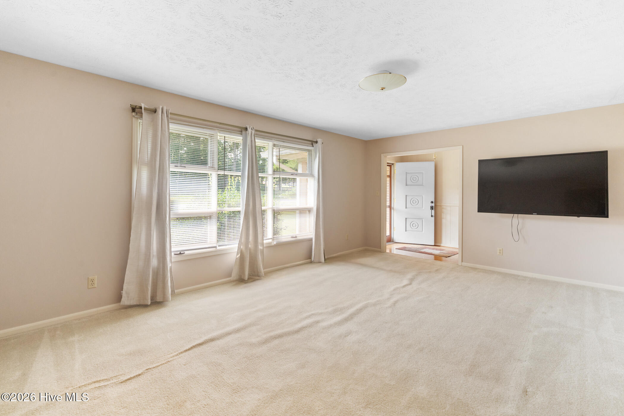 638 Richmond Road Property Photo 6