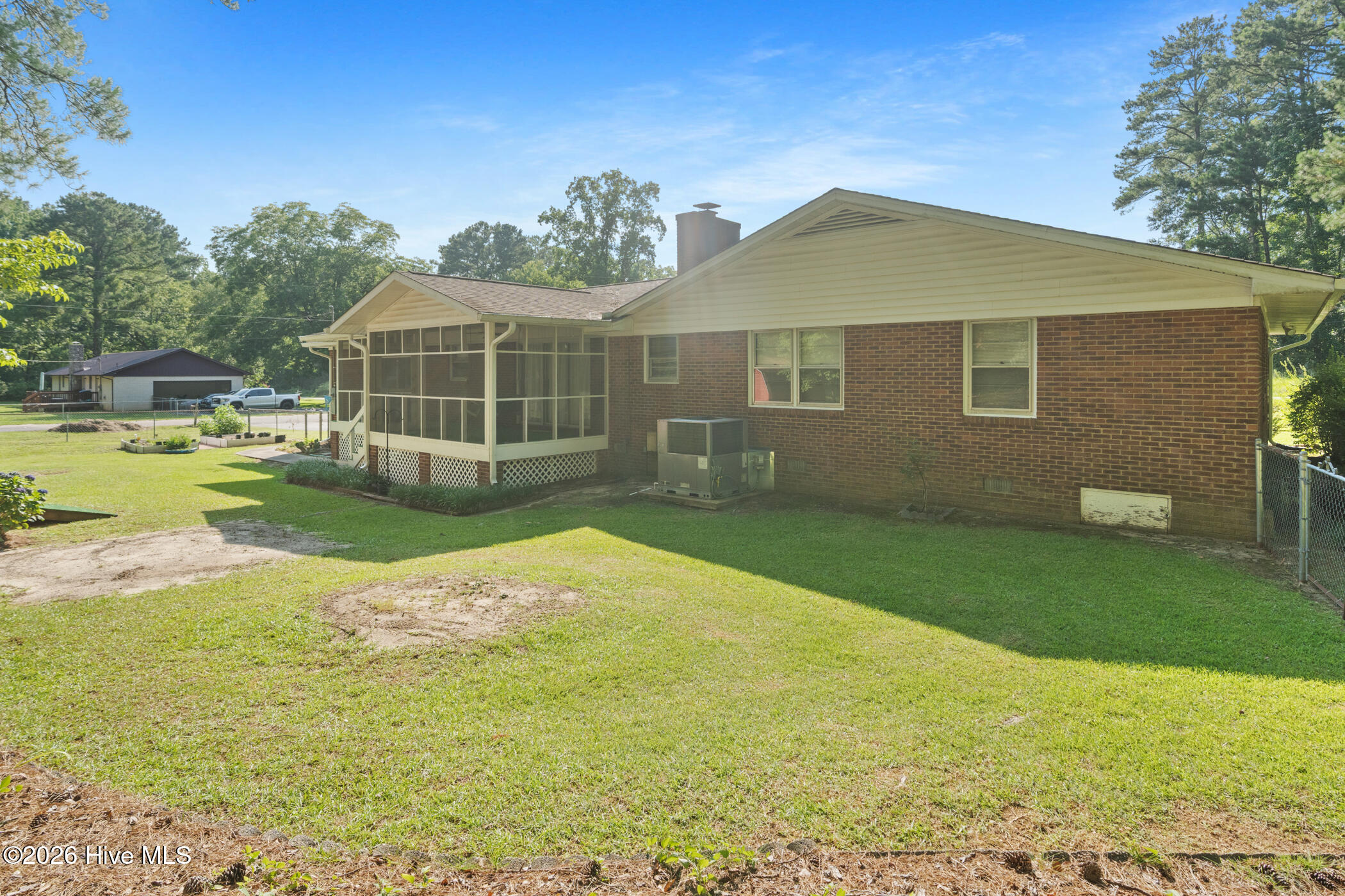 638 Richmond Road Property Photo 33