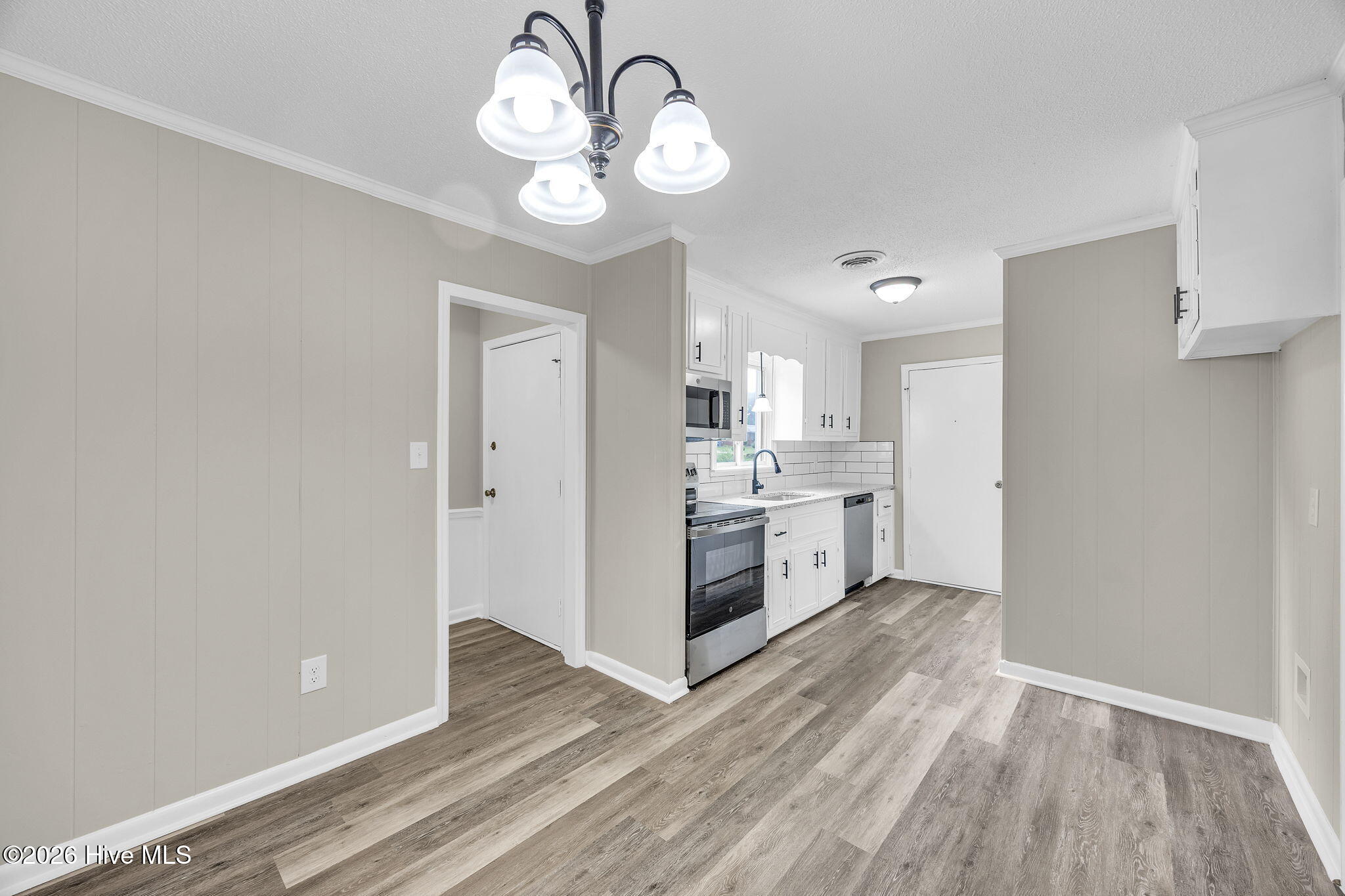 503 Rollingwood Drive Property Photo 12