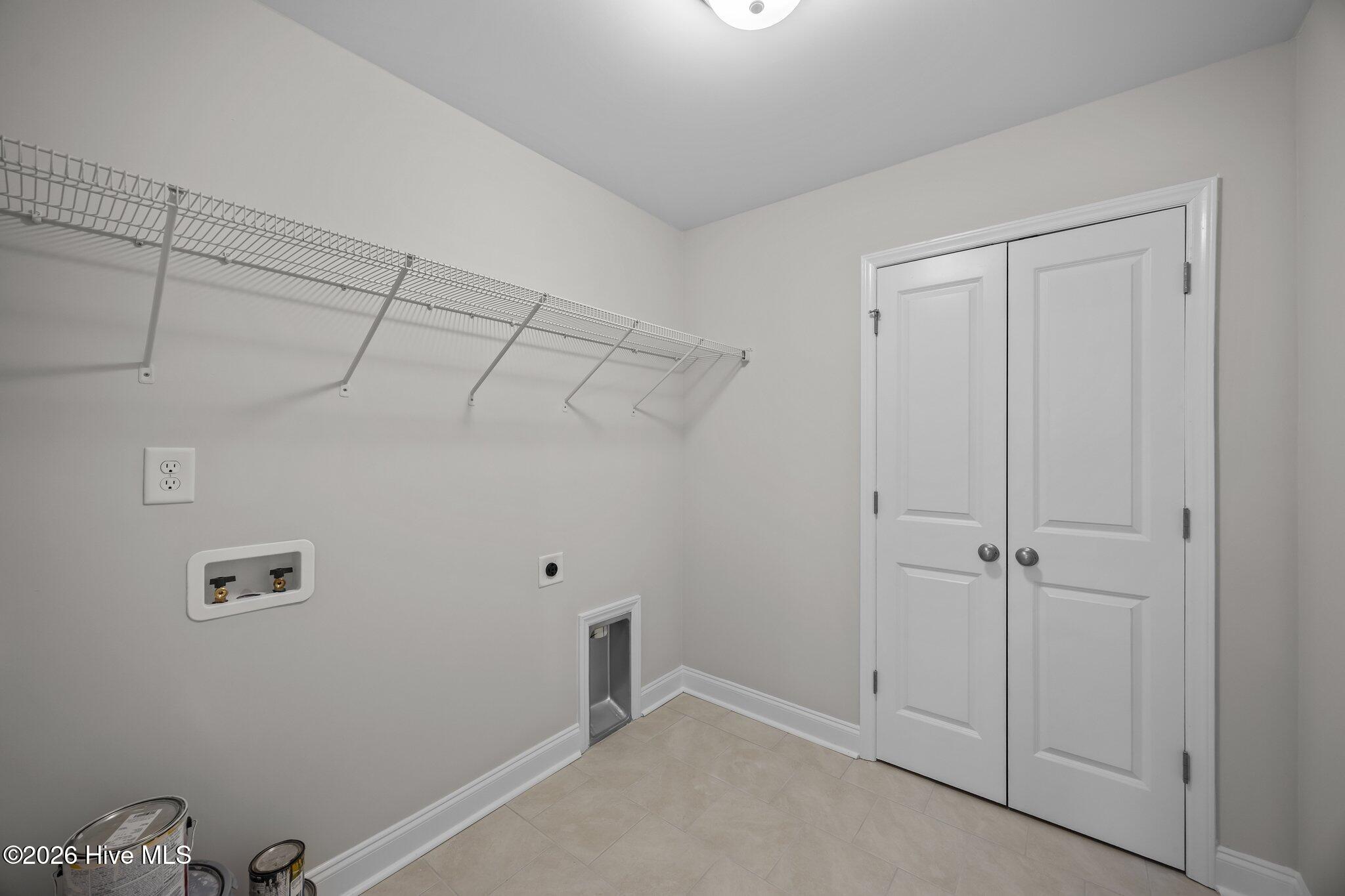 2337 Rhinestone Drive Property Photo 5