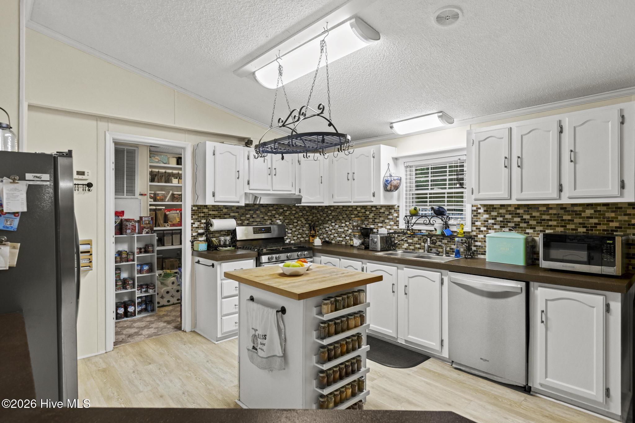 408 Quailridge Court Property Photo 6