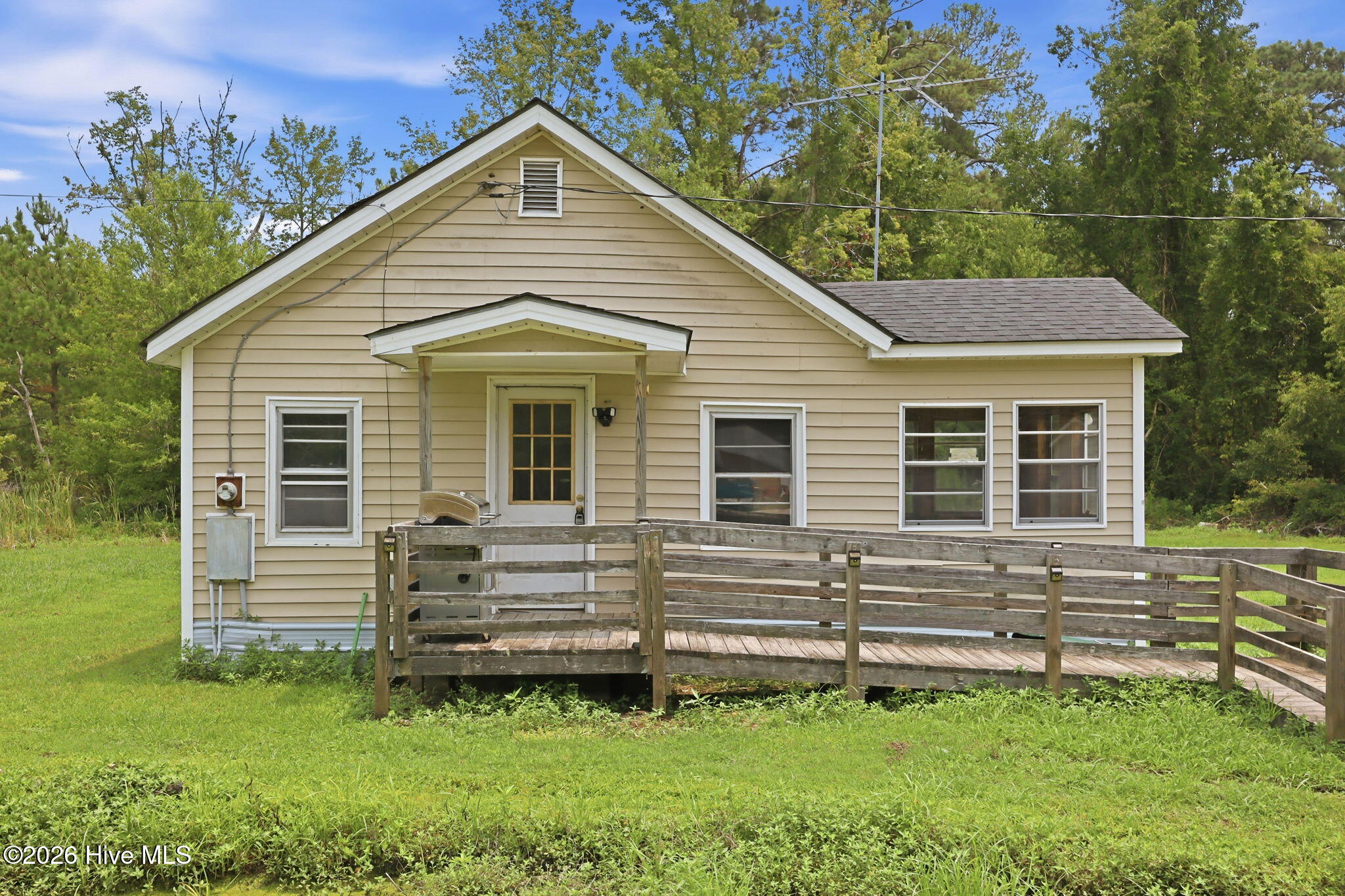 800 Goat Neck Road Property Photo 2