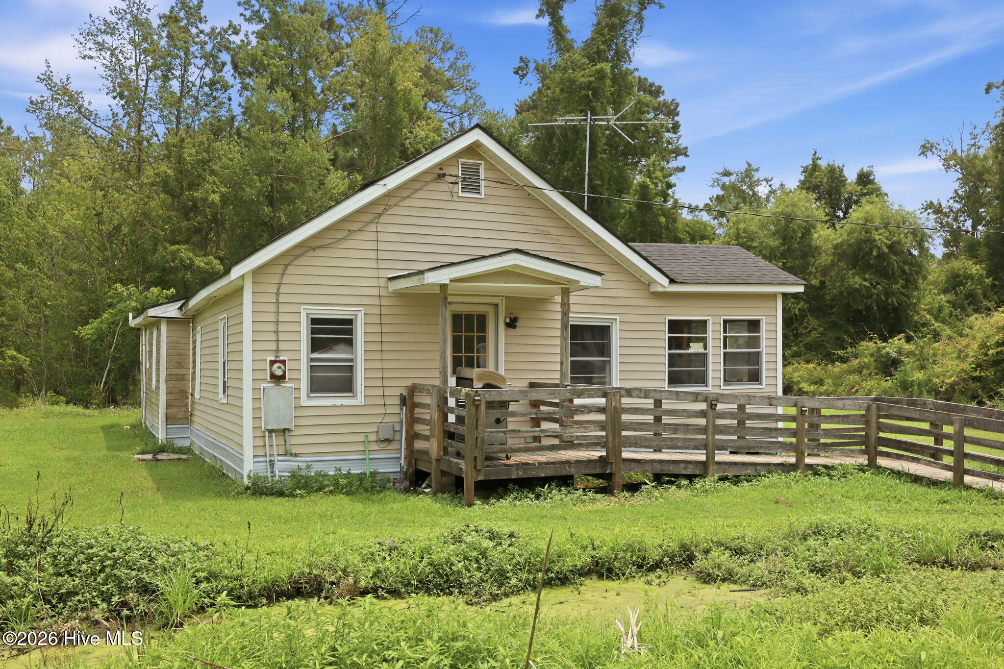800 Goat Neck Road Property Photo 3