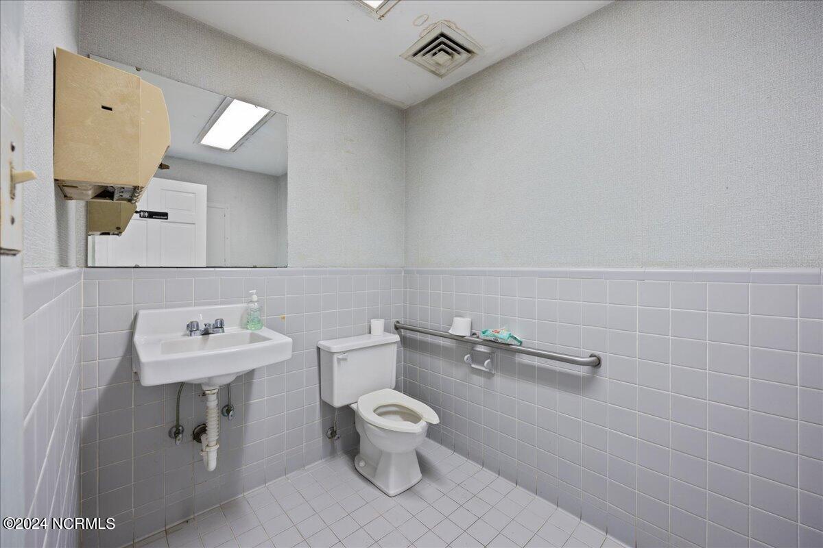 115 N Church Street Property Photo 5