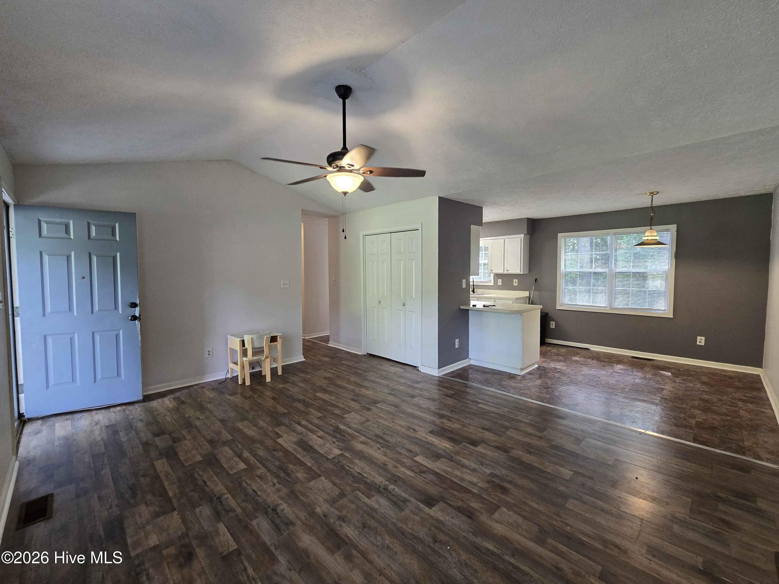 1117 Avalon Drive Property Photo 4