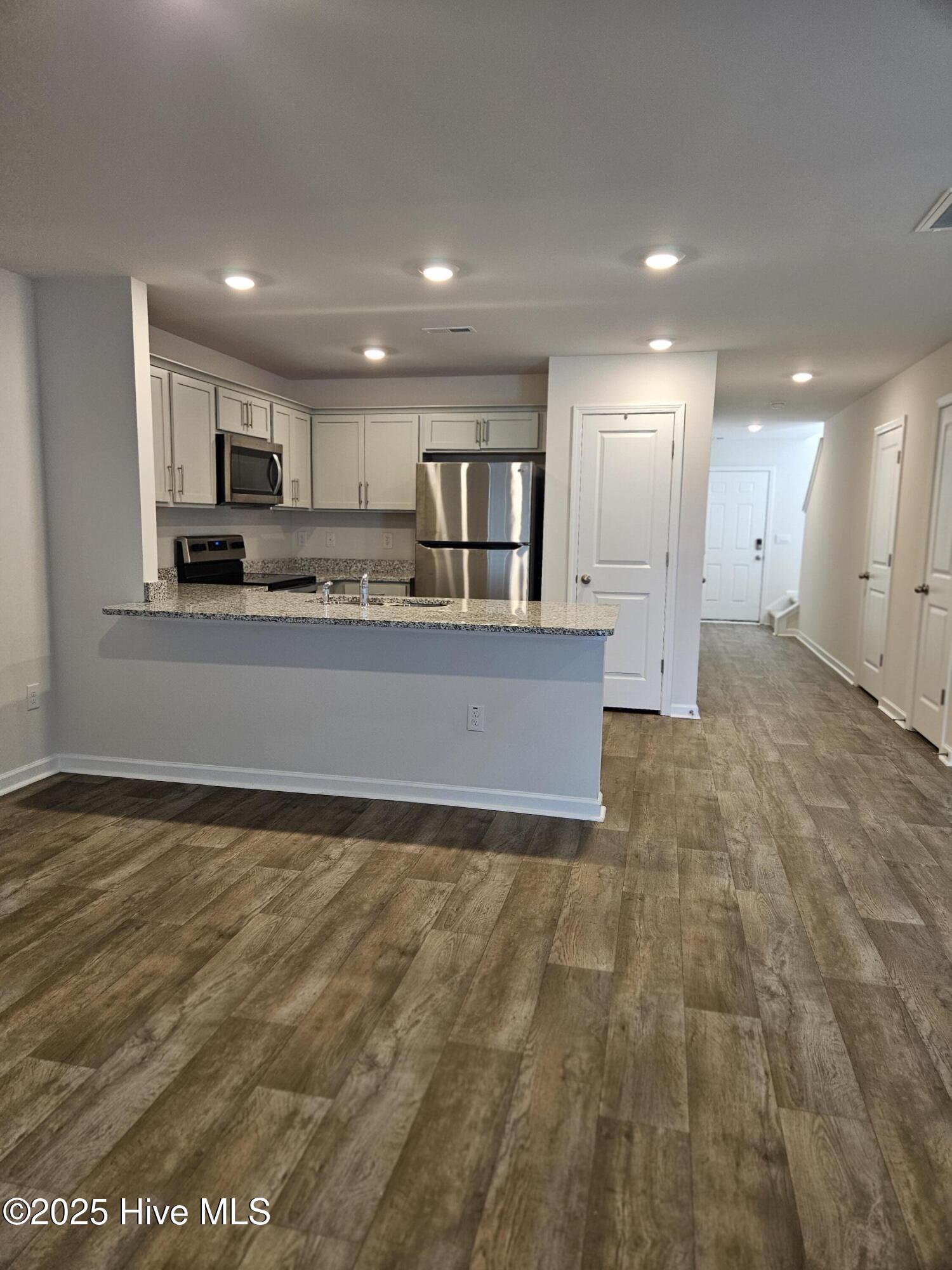 2107 Gracie Lane Property Photo 6