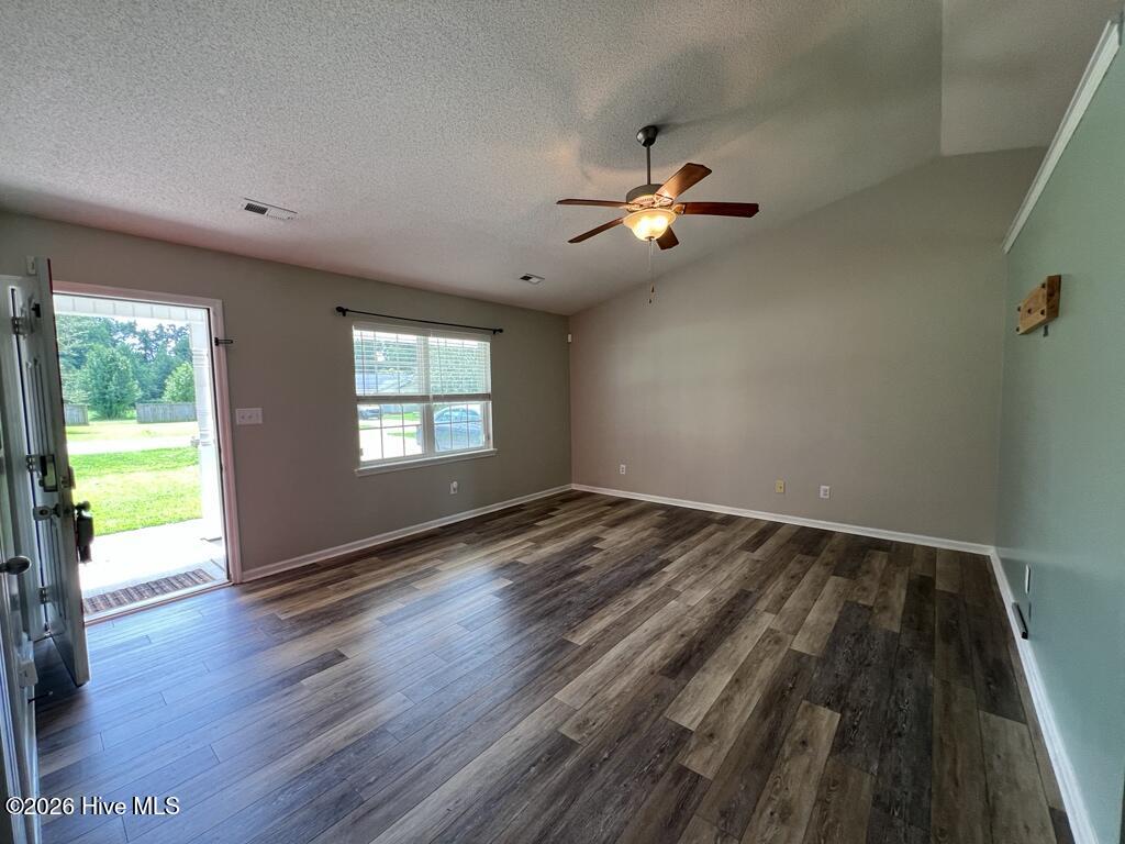 118 Pear Tree Lane Property Photo 3