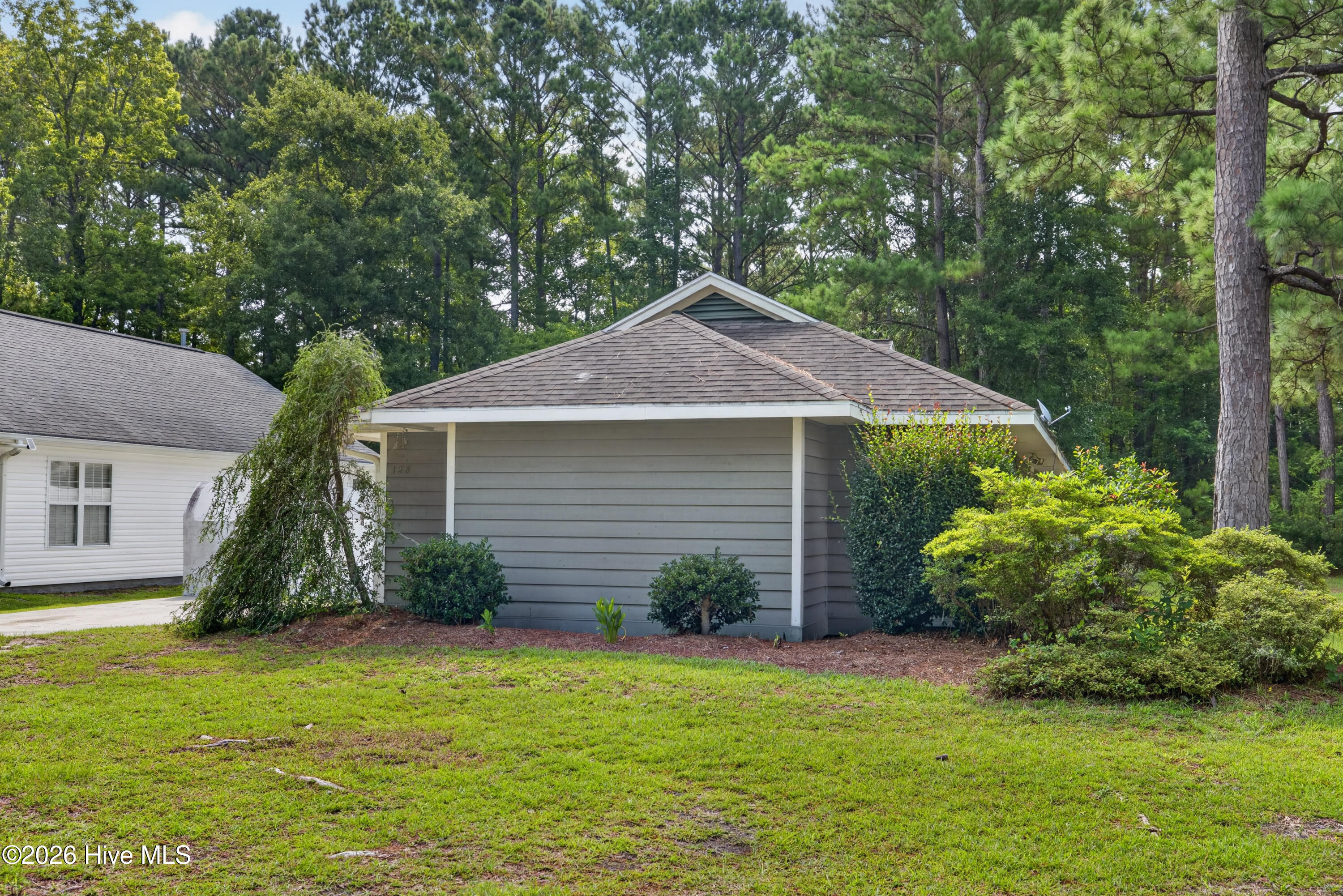 128 Red Bird Lane Property Photo 4