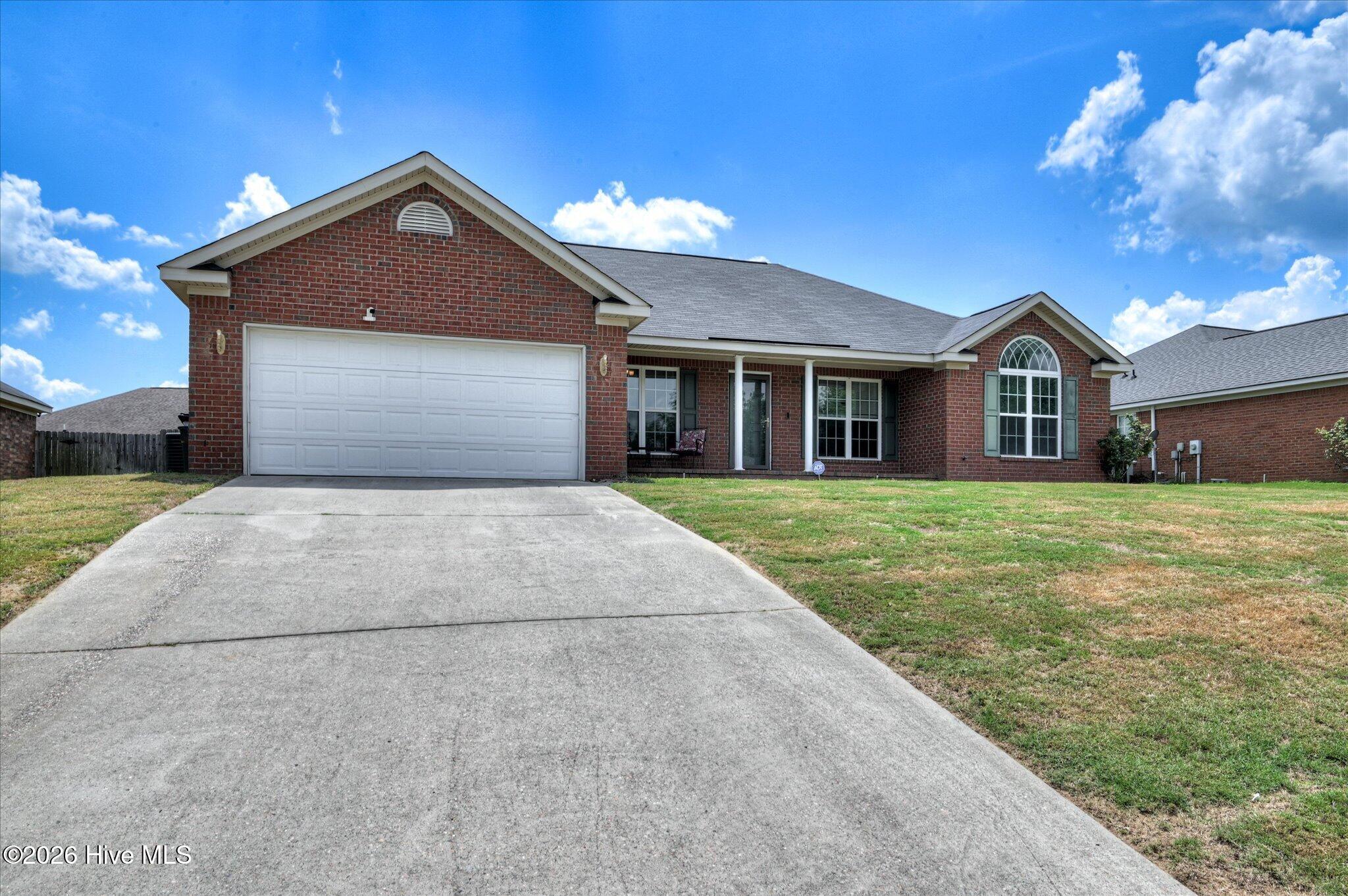 1828 Heathers Way Property Photo 3