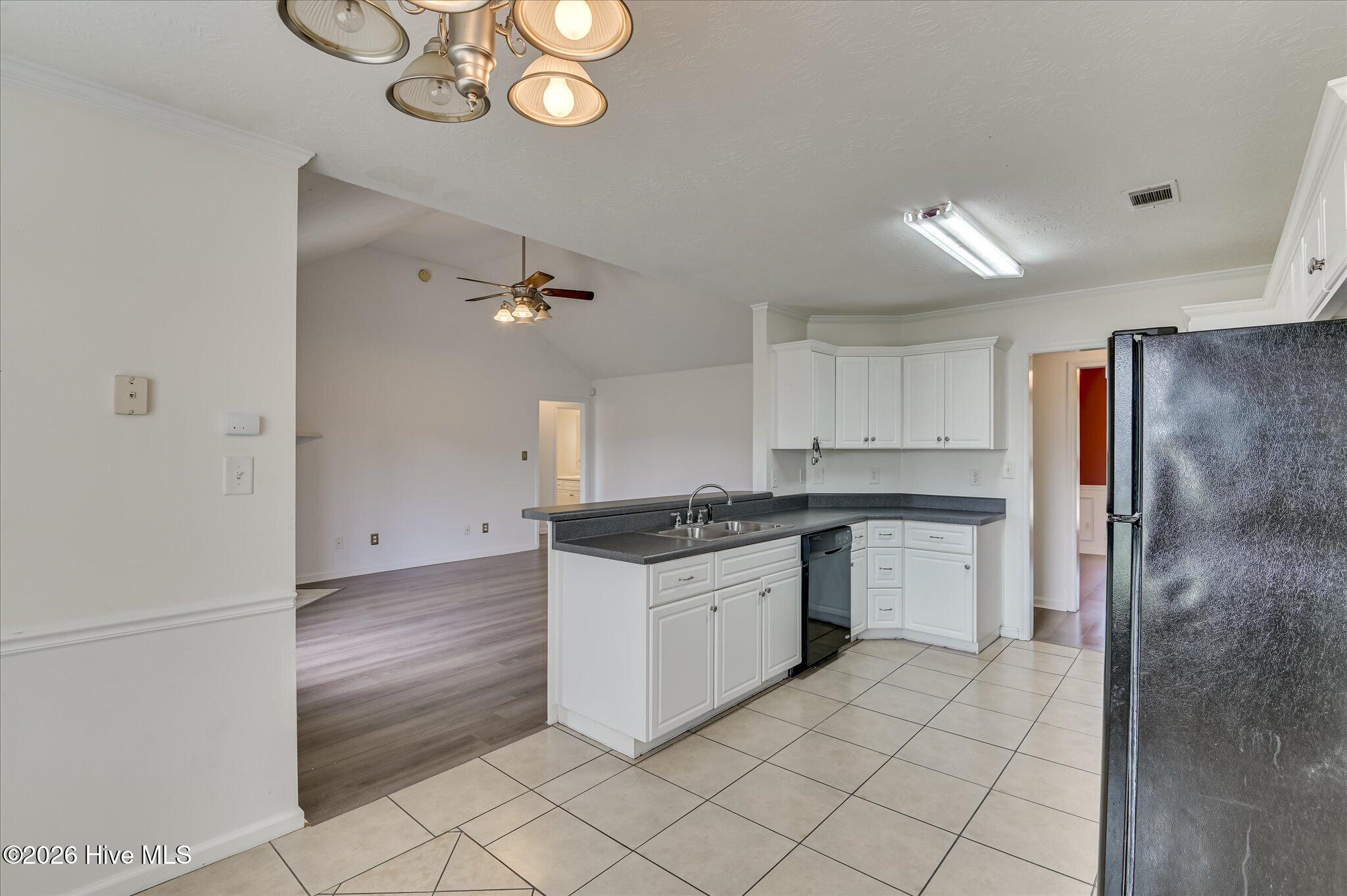 1828 Heathers Way Property Photo 16