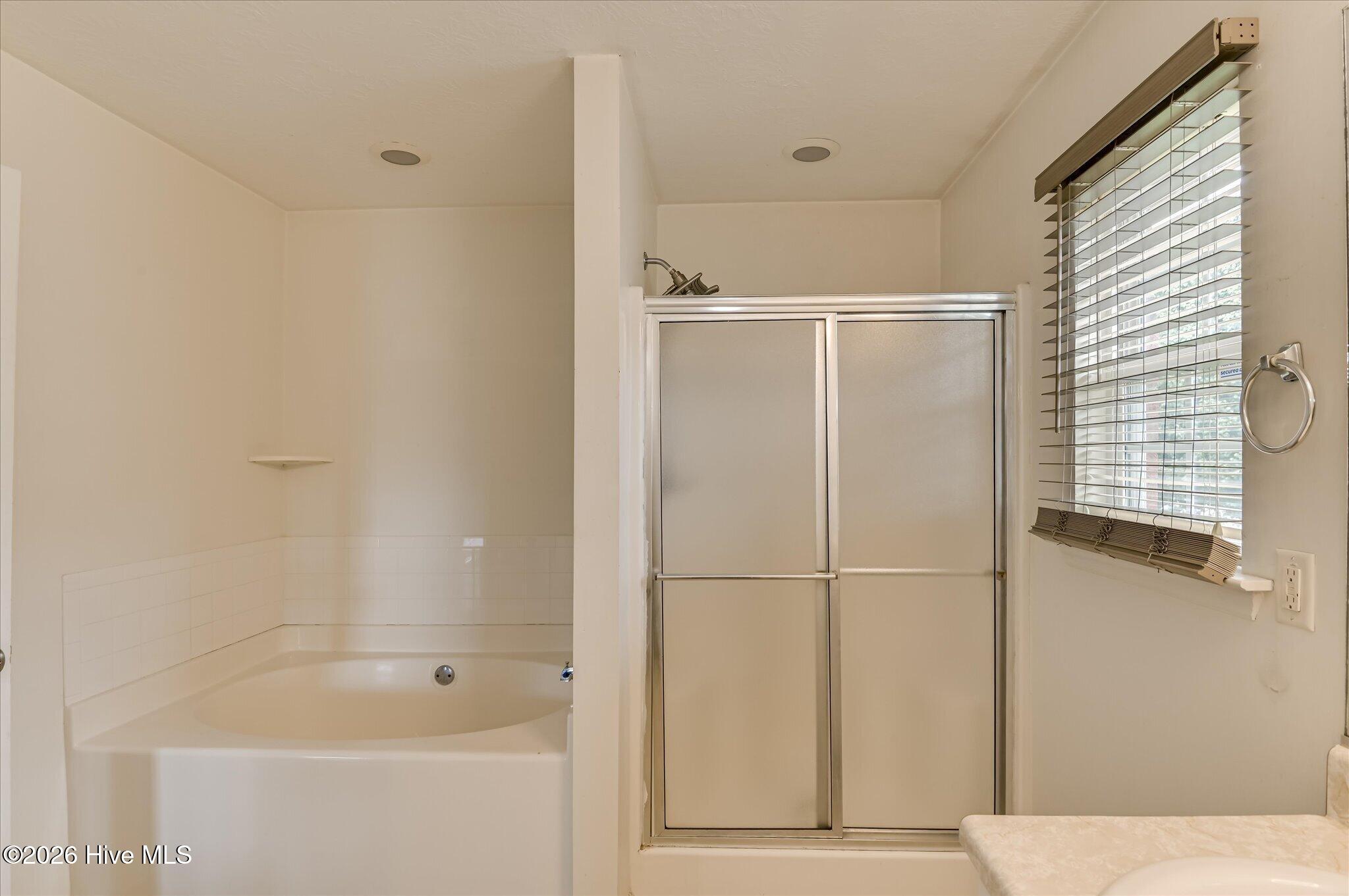1828 Heathers Way Property Photo 25