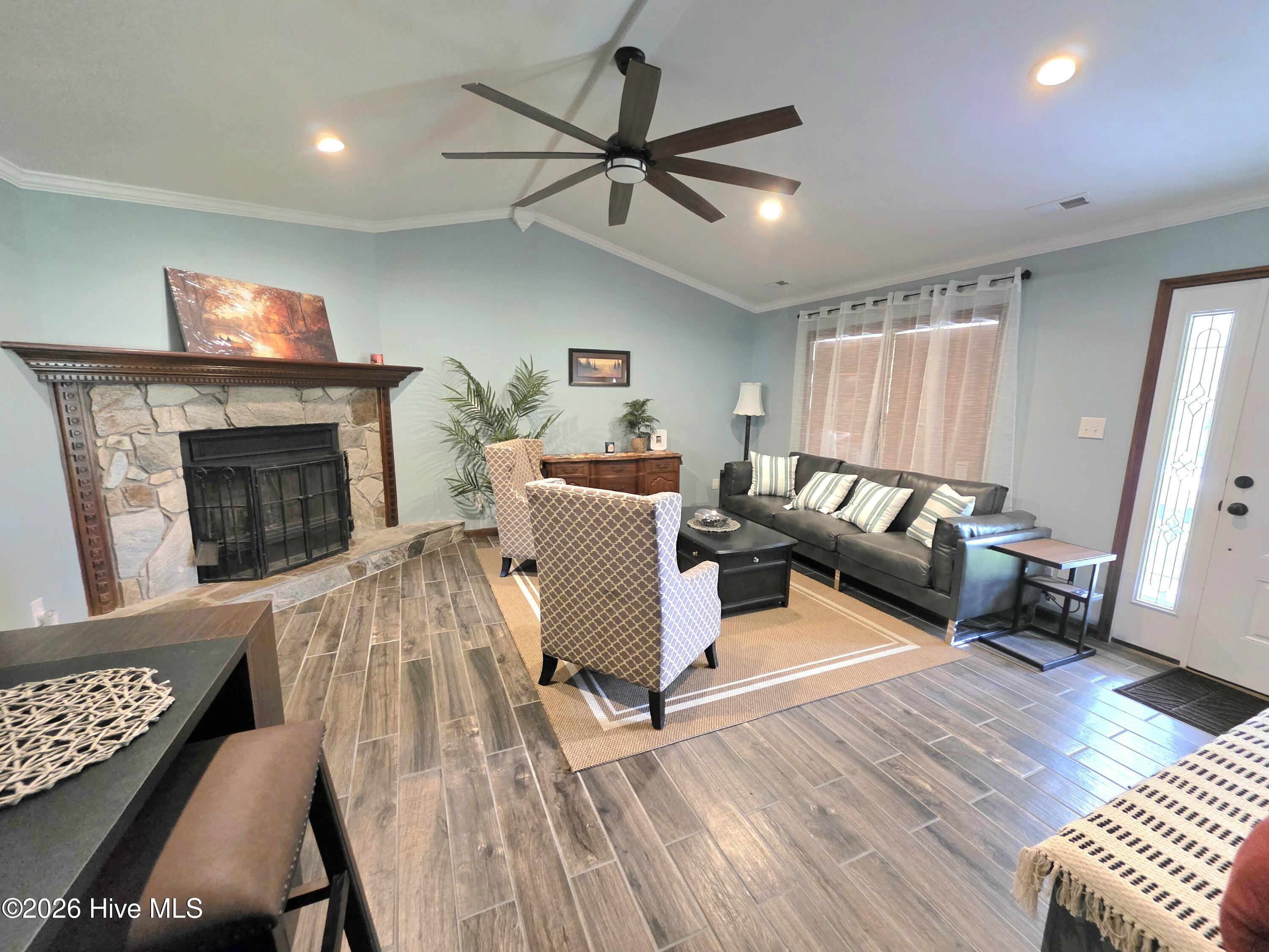 507 Fox Run Road Property Photo 2