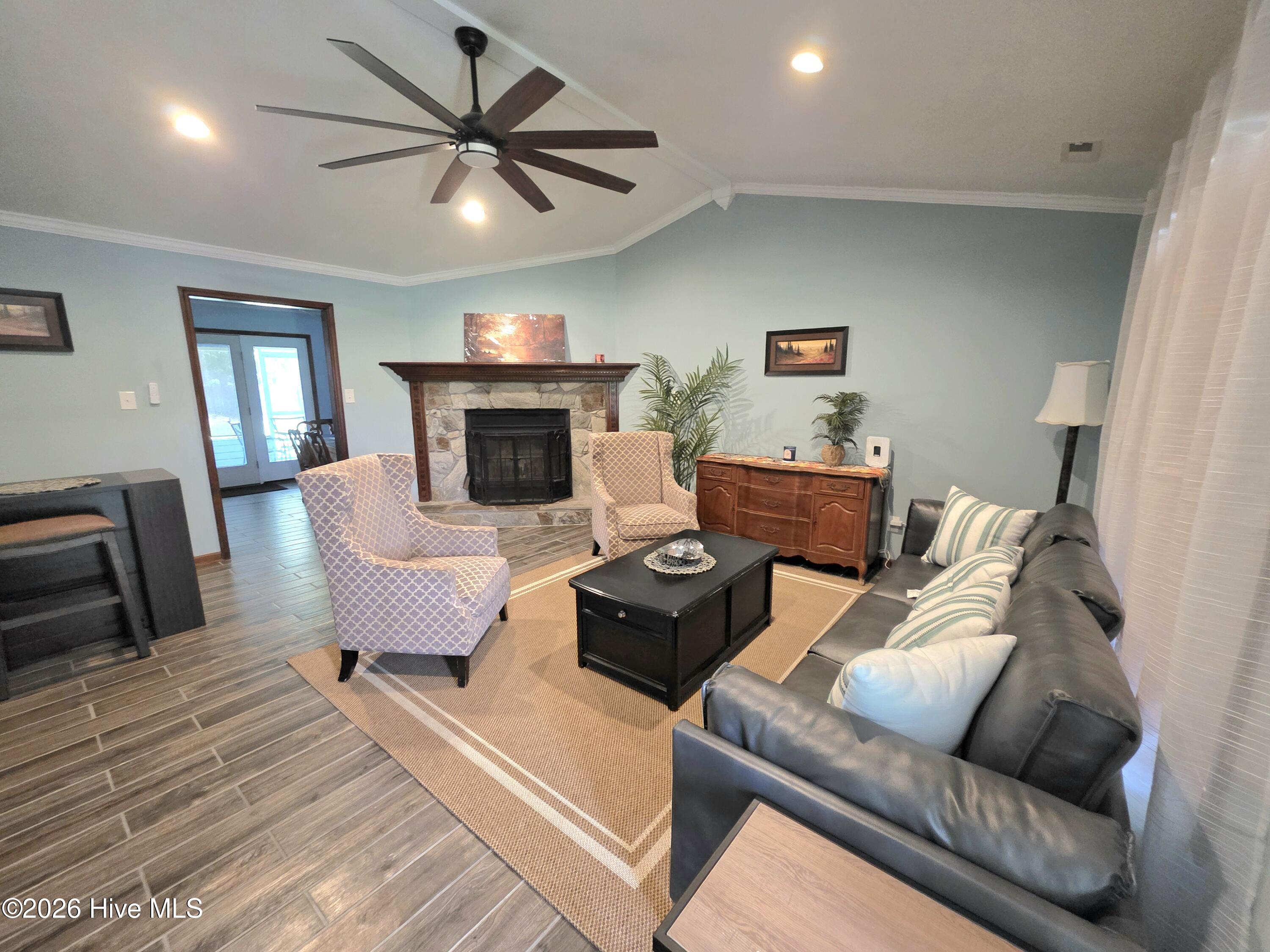 507 Fox Run Road Property Photo 6
