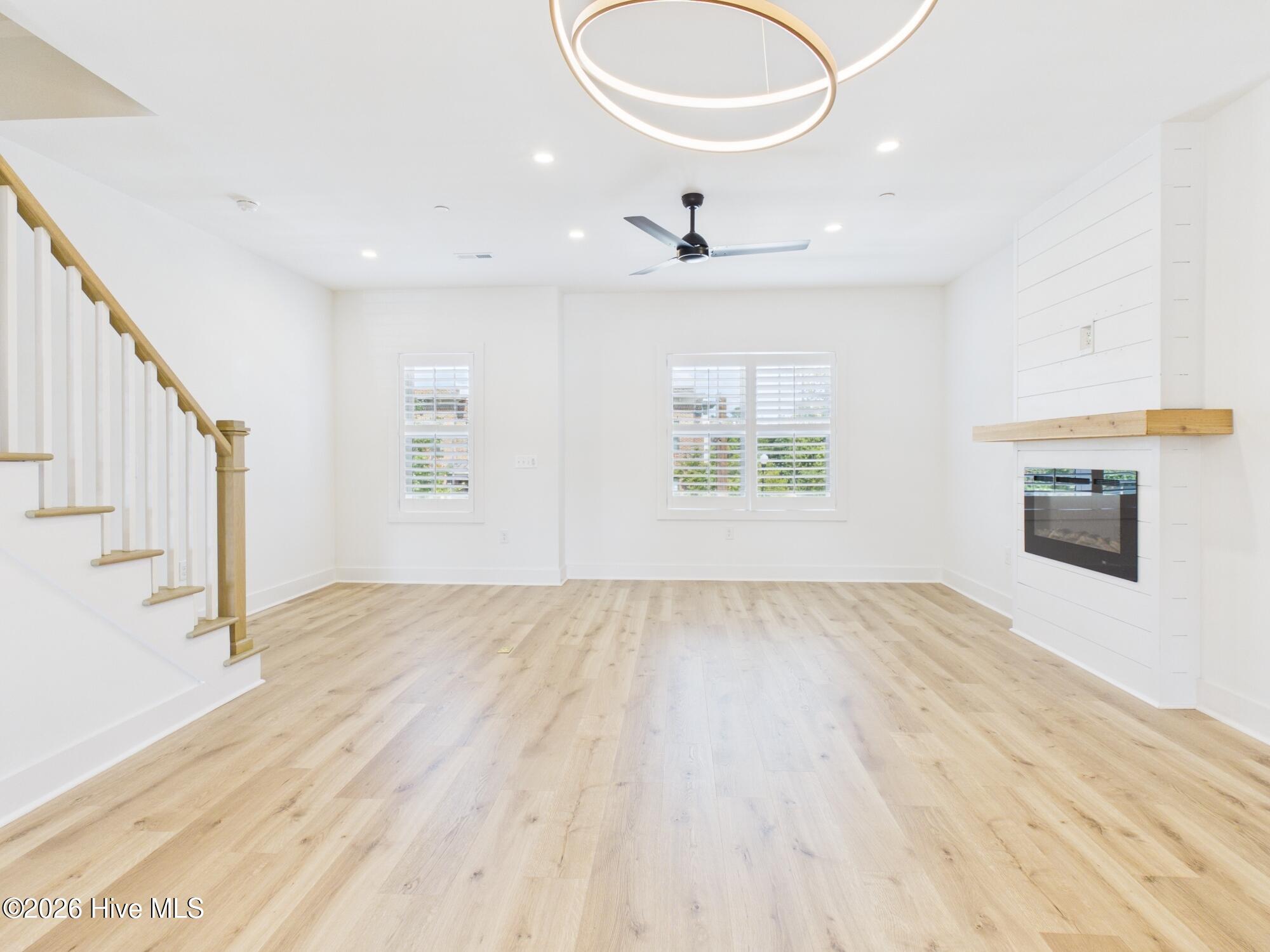 129 Lexington Lane Property Photo 8