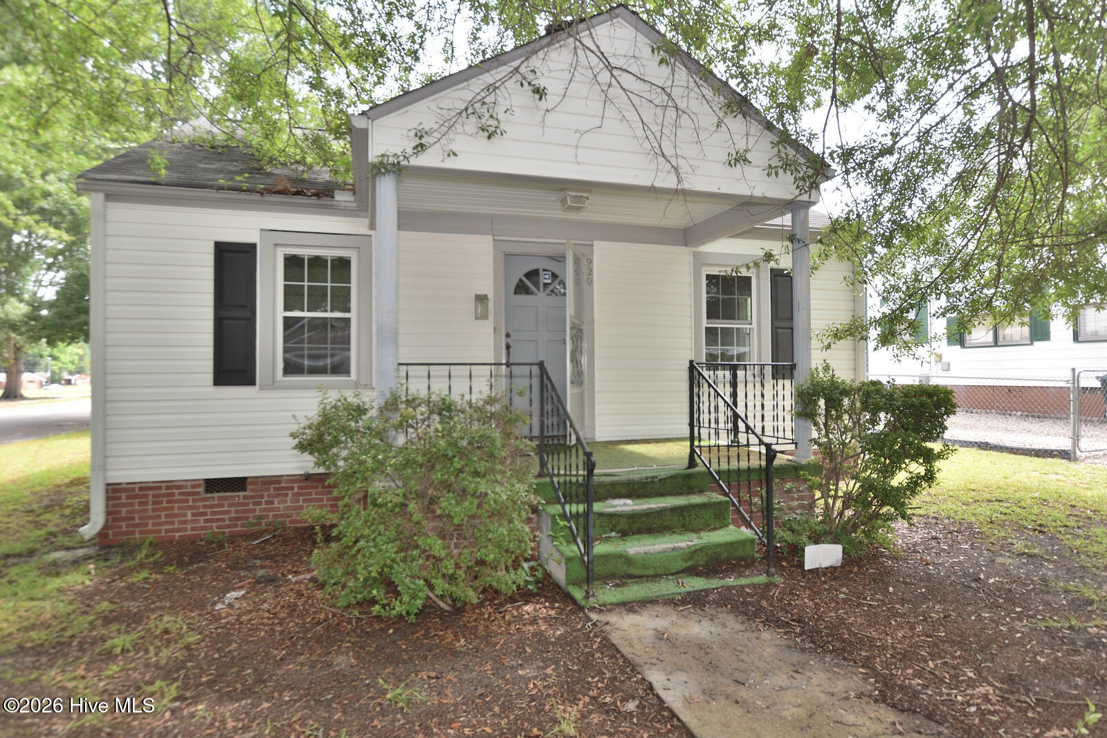 920 Paul Street Property Photo 1