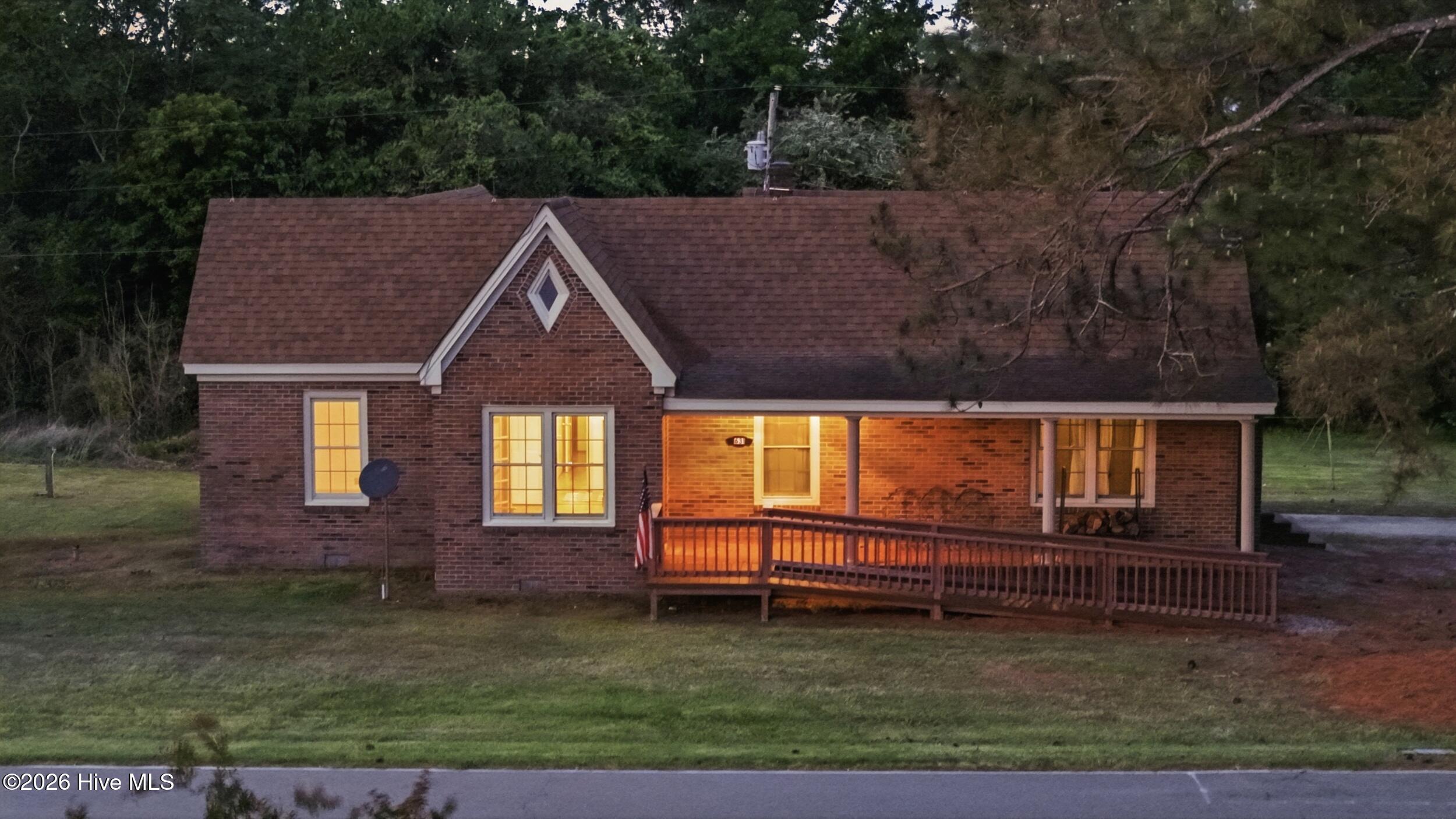 631 Selwin Road Property Photo 1