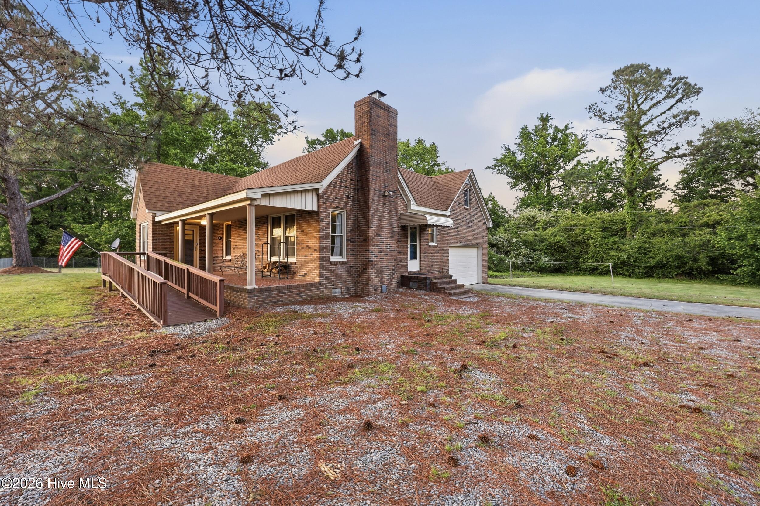 631 Selwin Road