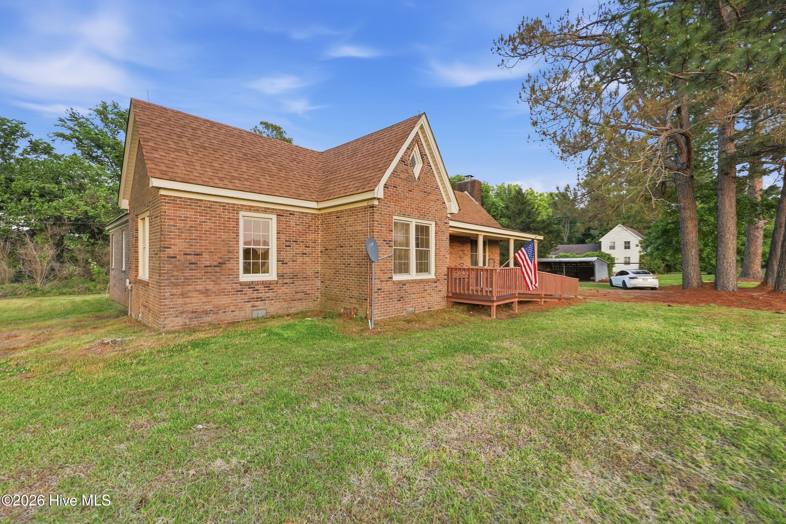 631 Selwin Road Property Photo 5