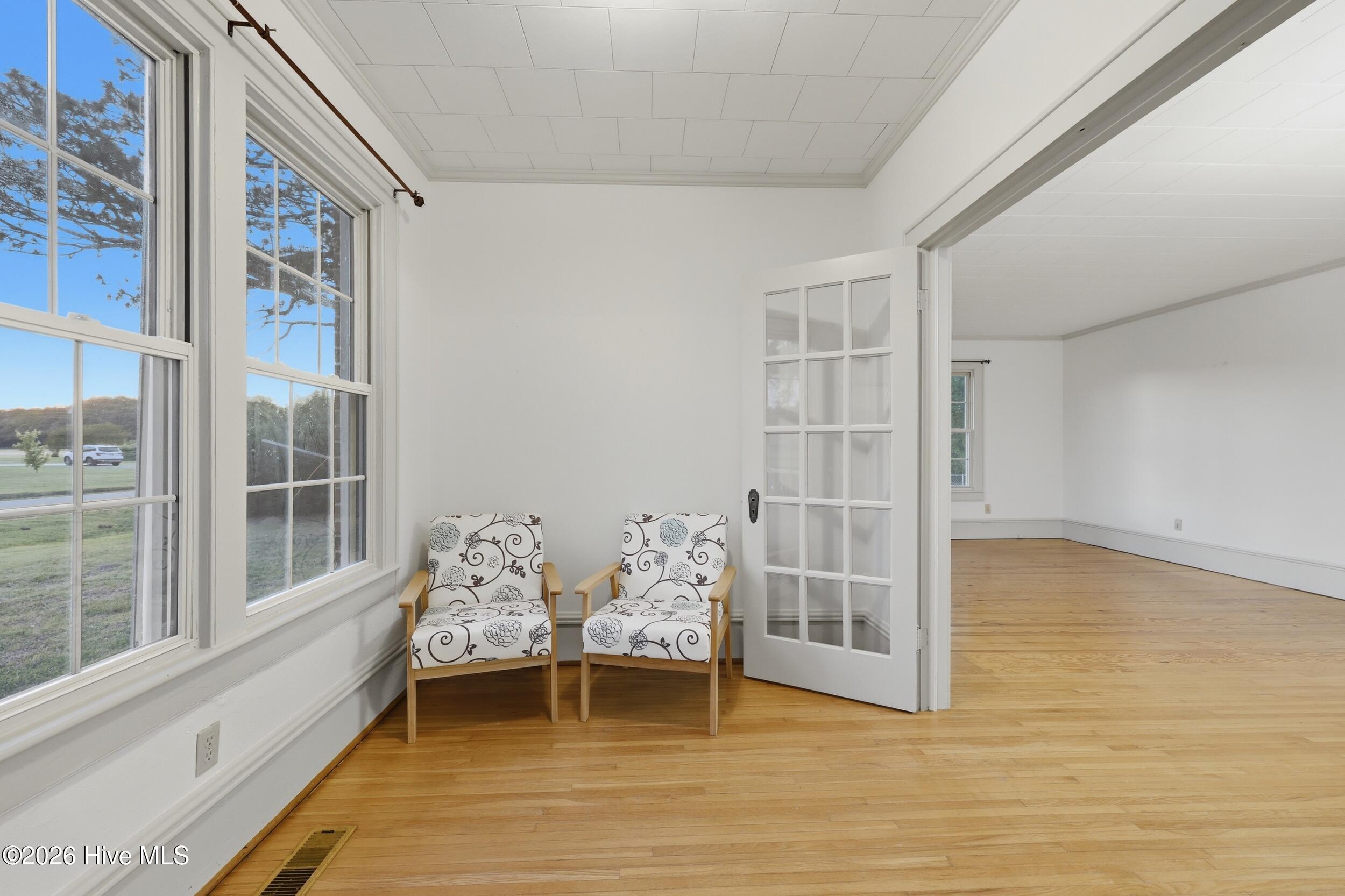631 Selwin Road Property Photo 8
