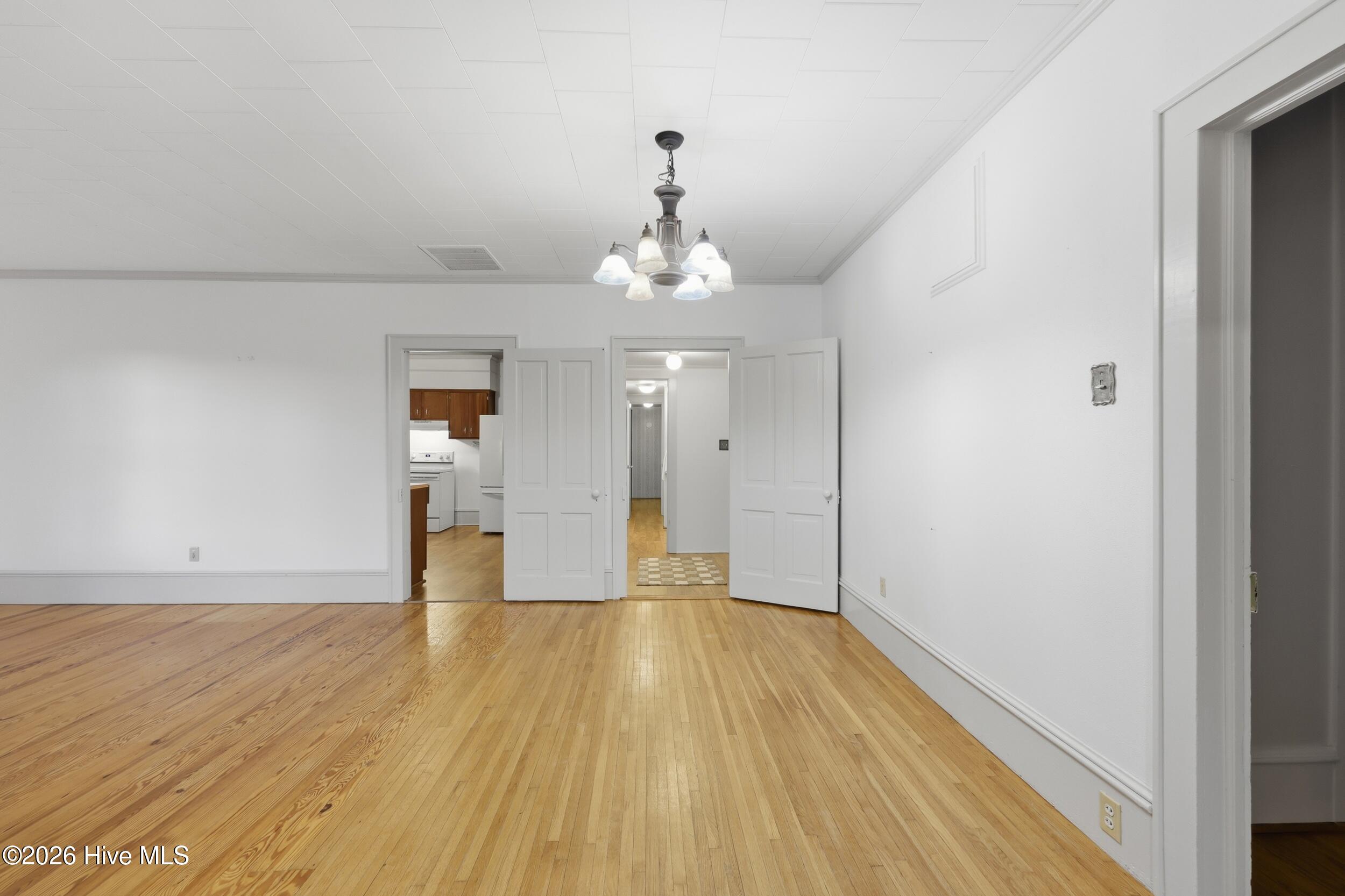 631 Selwin Road Property Photo 10