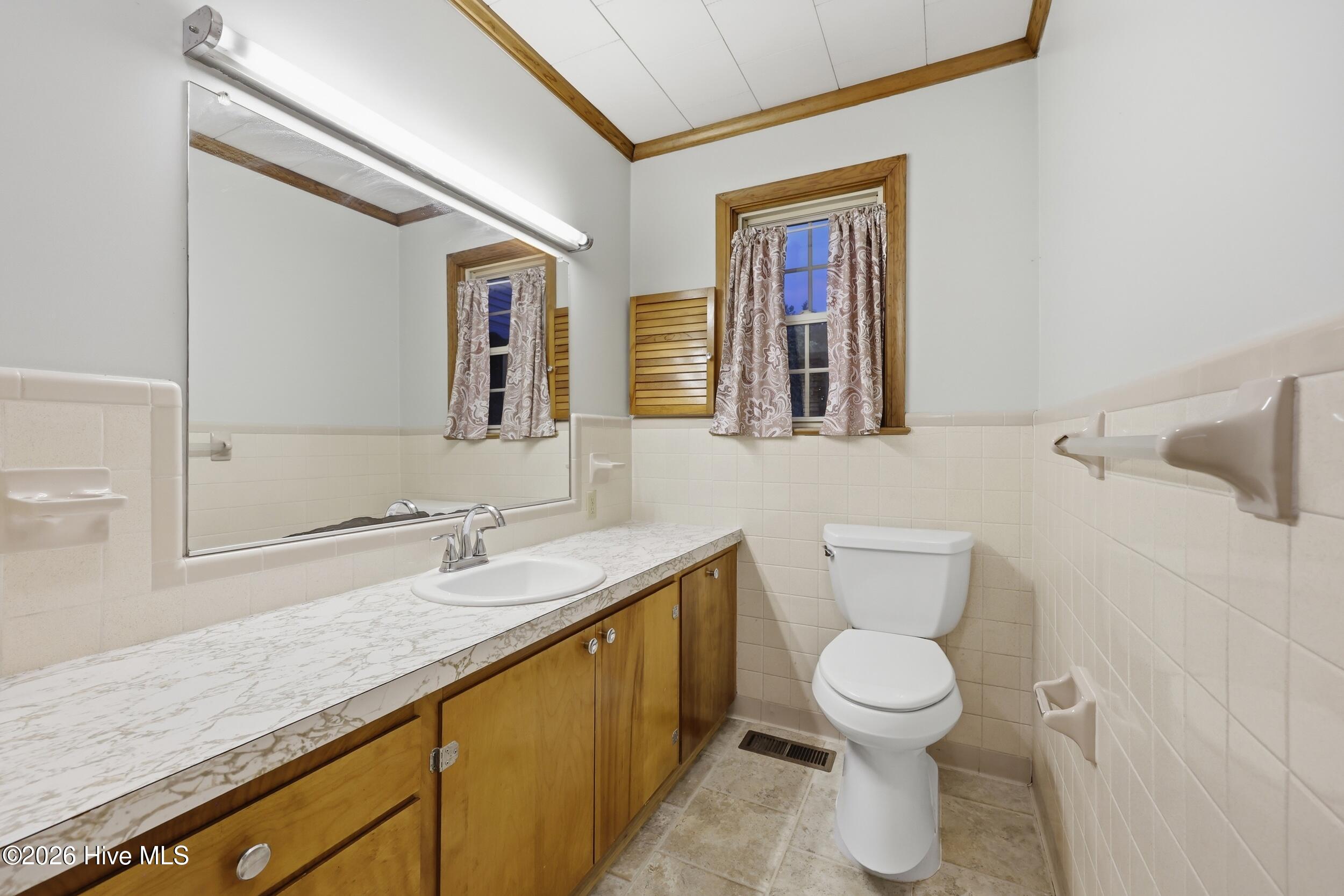 631 Selwin Road Property Photo 27