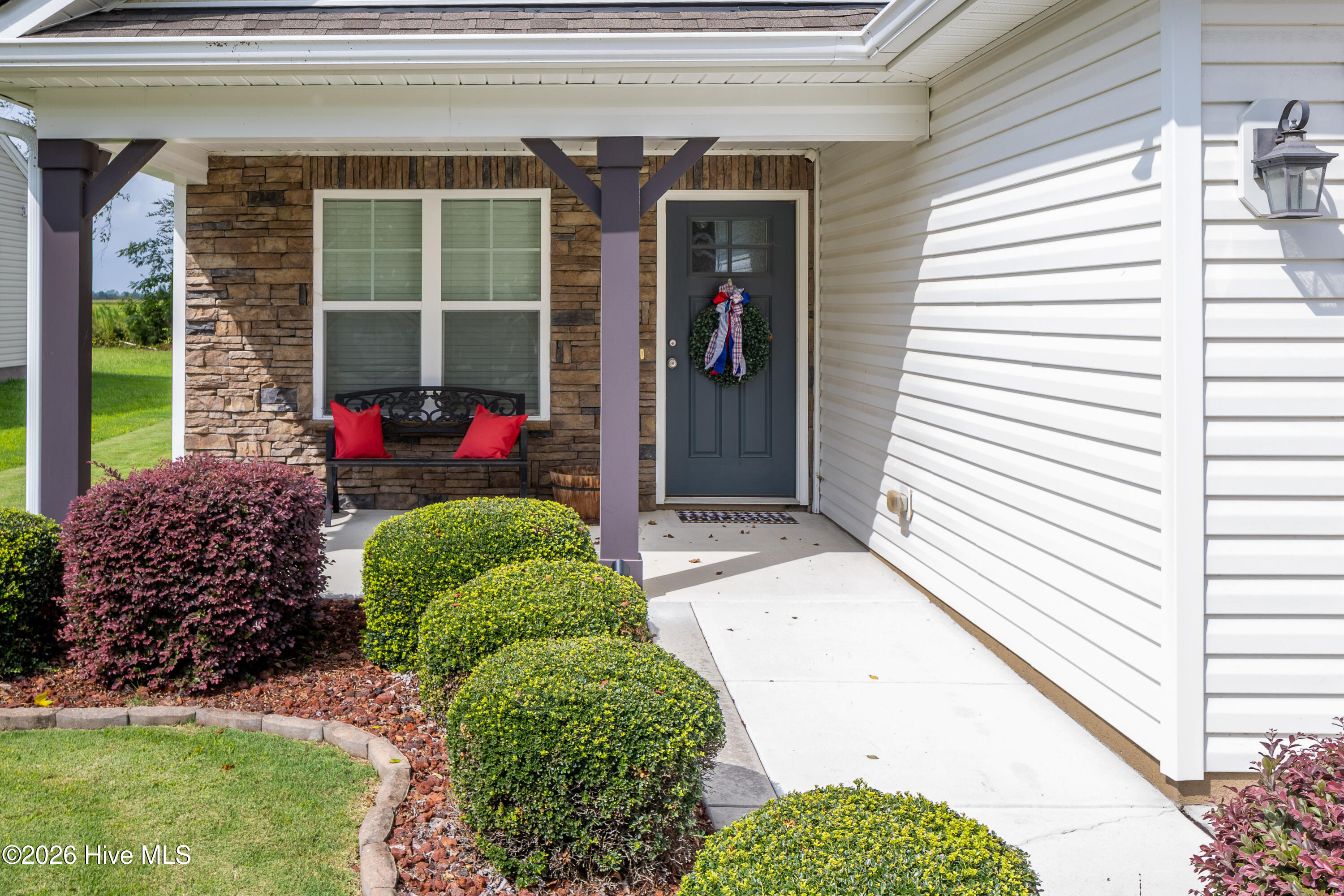 104 Cove Place Property Photo 3
