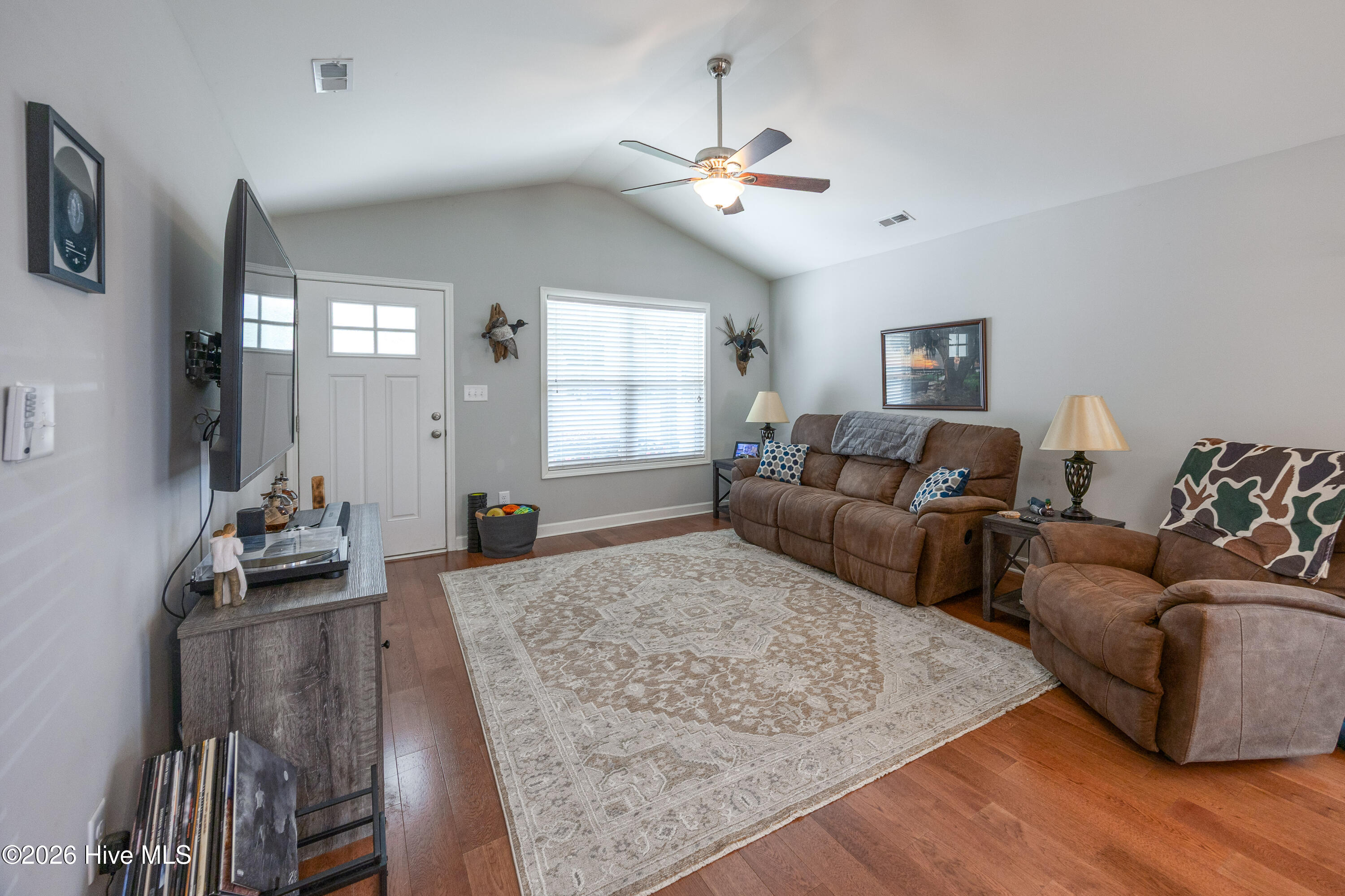 104 Cove Place Property Photo 6