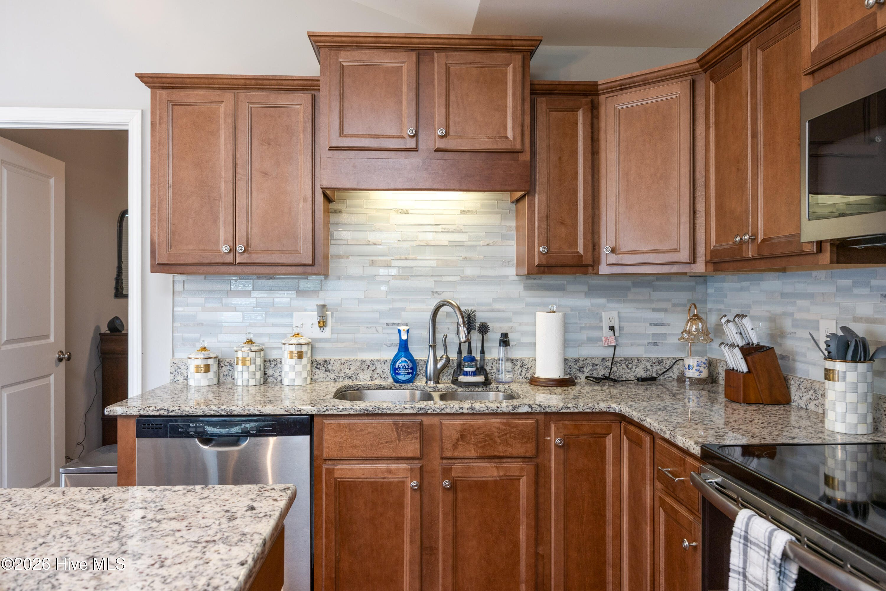 104 Cove Place Property Photo 11