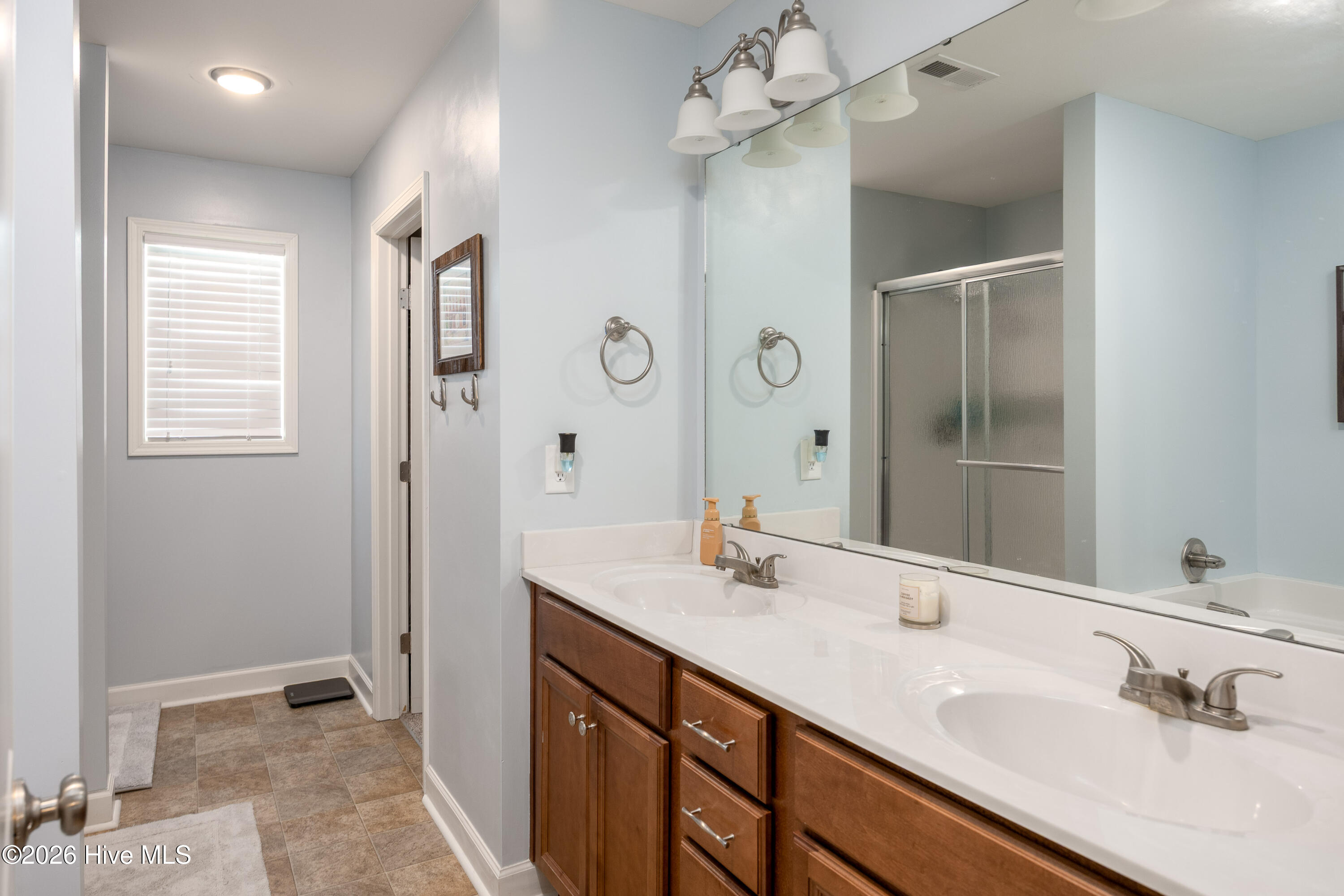 104 Cove Place Property Photo 15