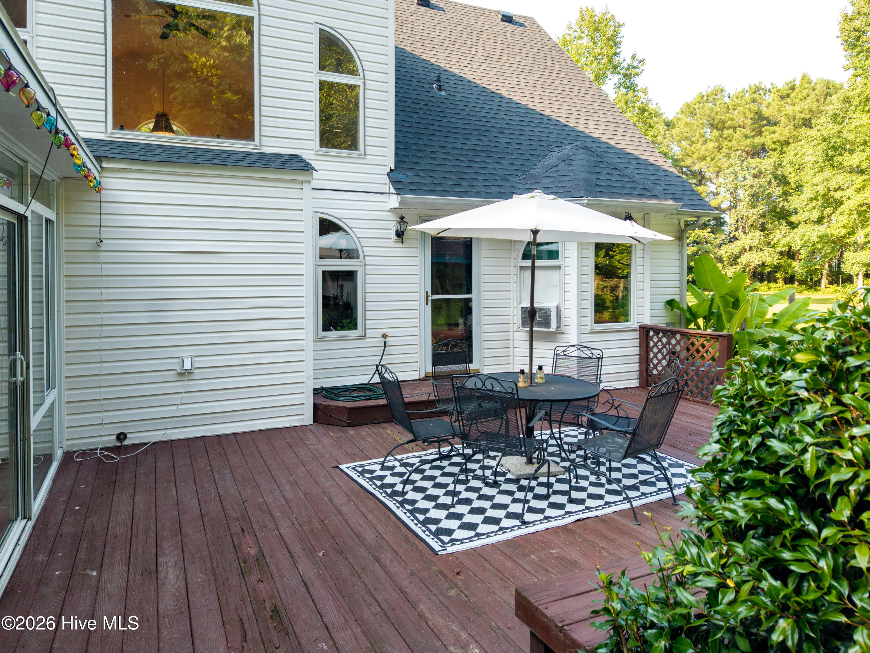 100 Cutter Lane Property Photo 5