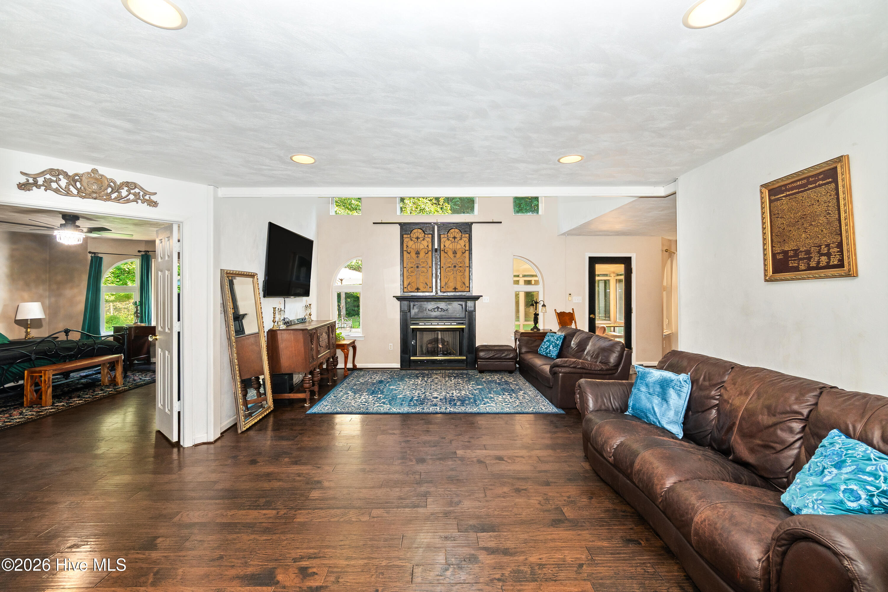 100 Cutter Lane Property Photo 10
