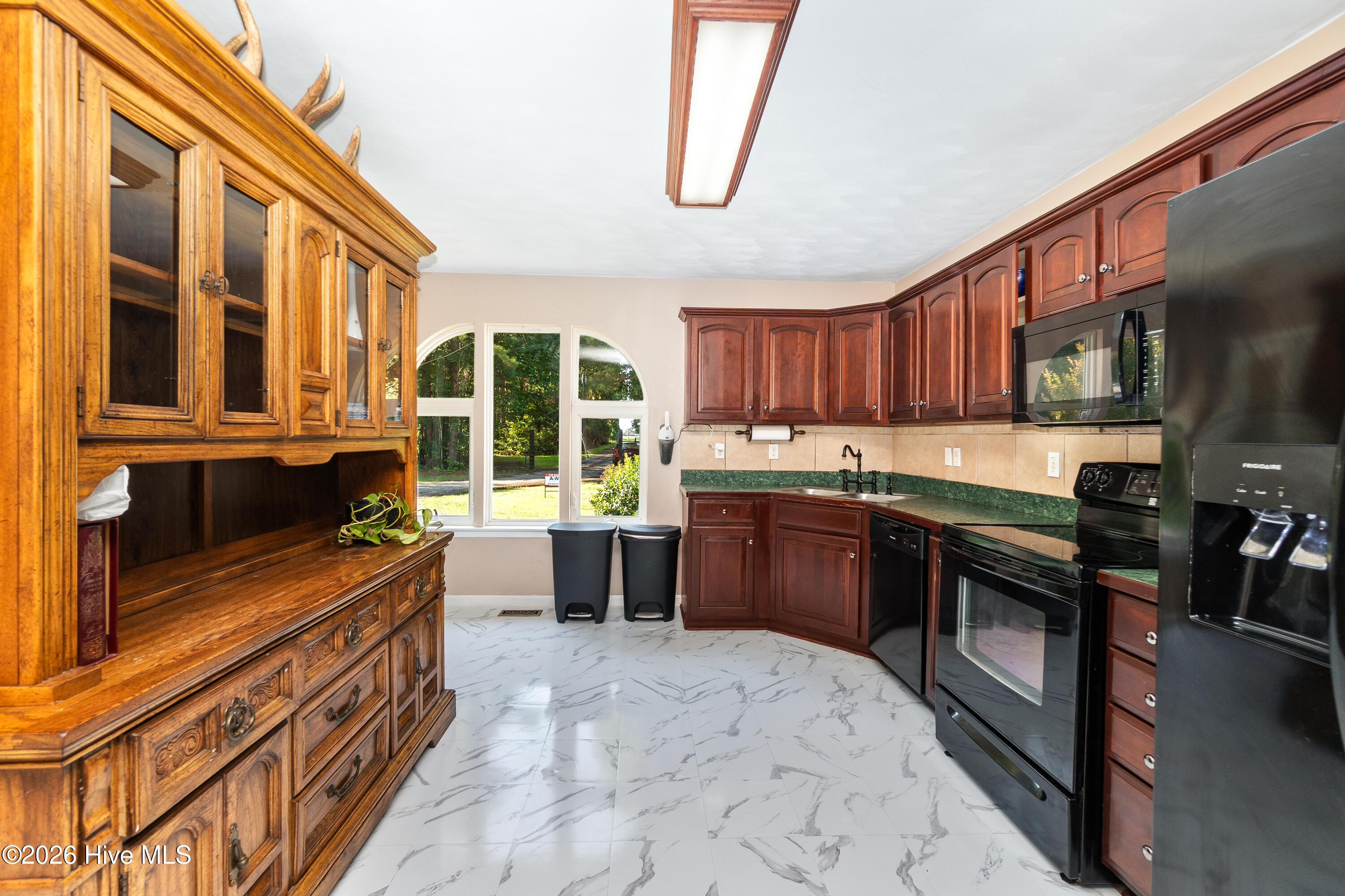 100 Cutter Lane Property Photo 20