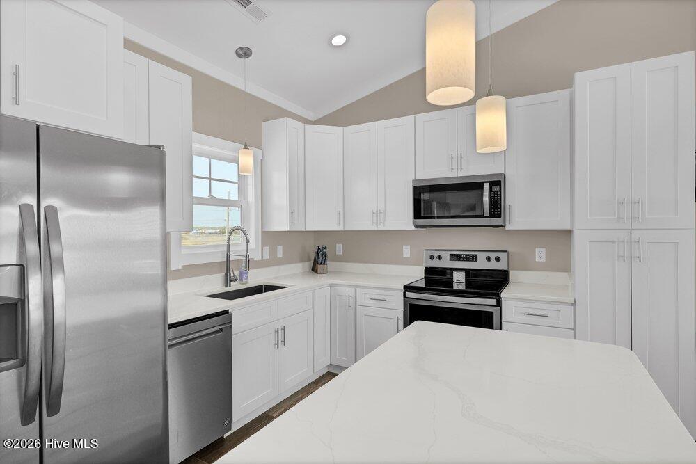 1138 New River Inlet Road Property Photo 14