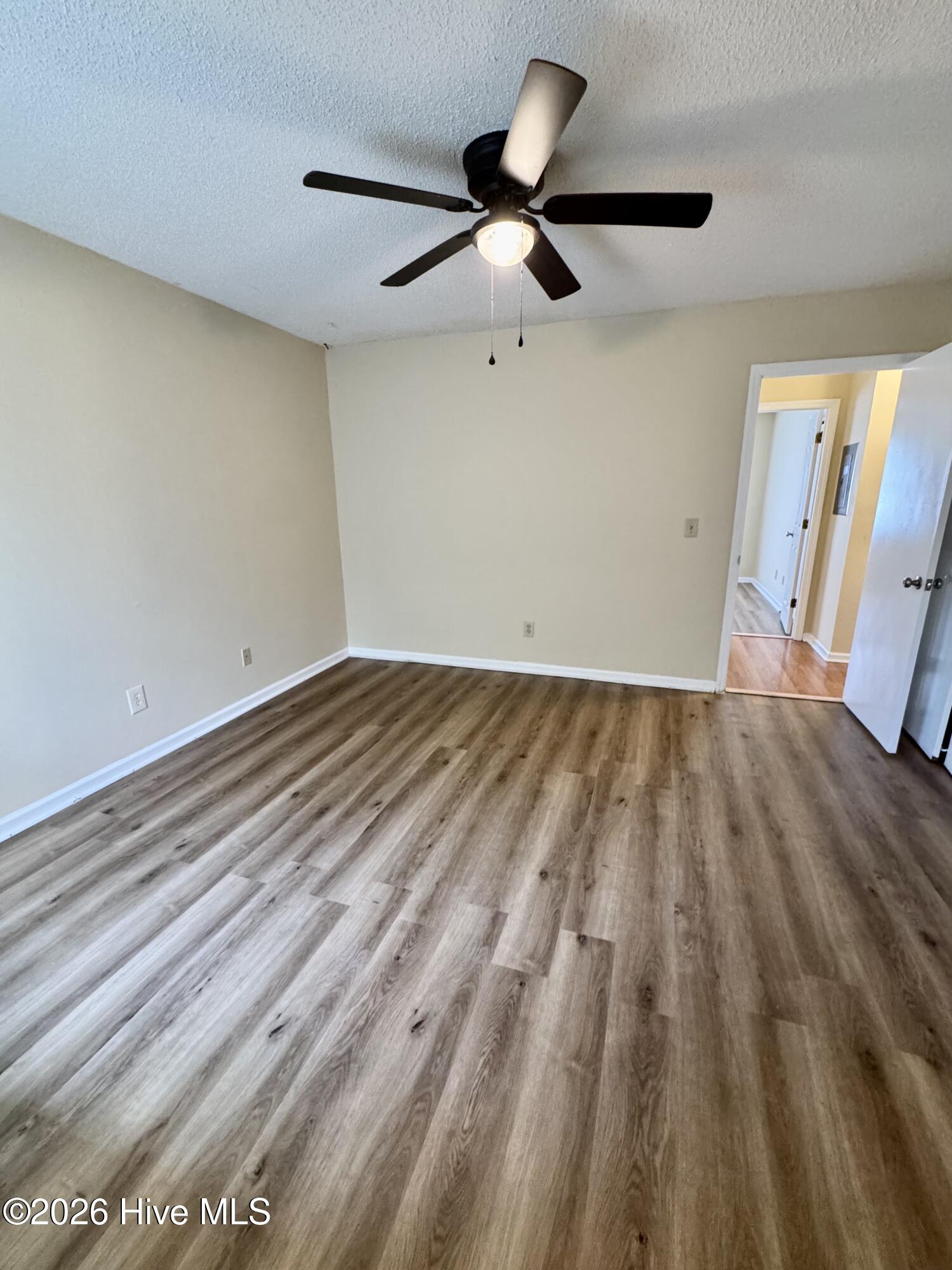 2107 E 3rd Street B Property Photo 8