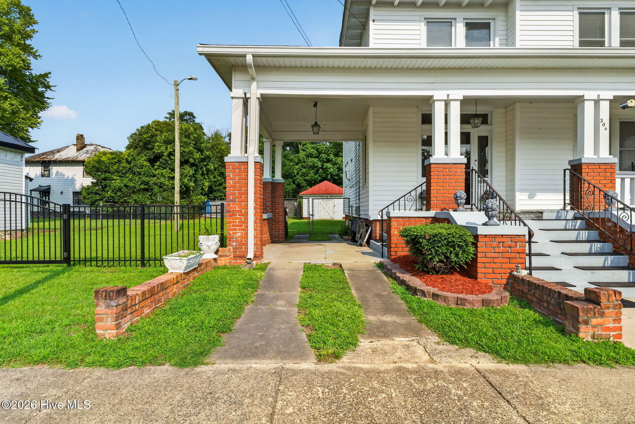 306 S James Street Property Photo 3