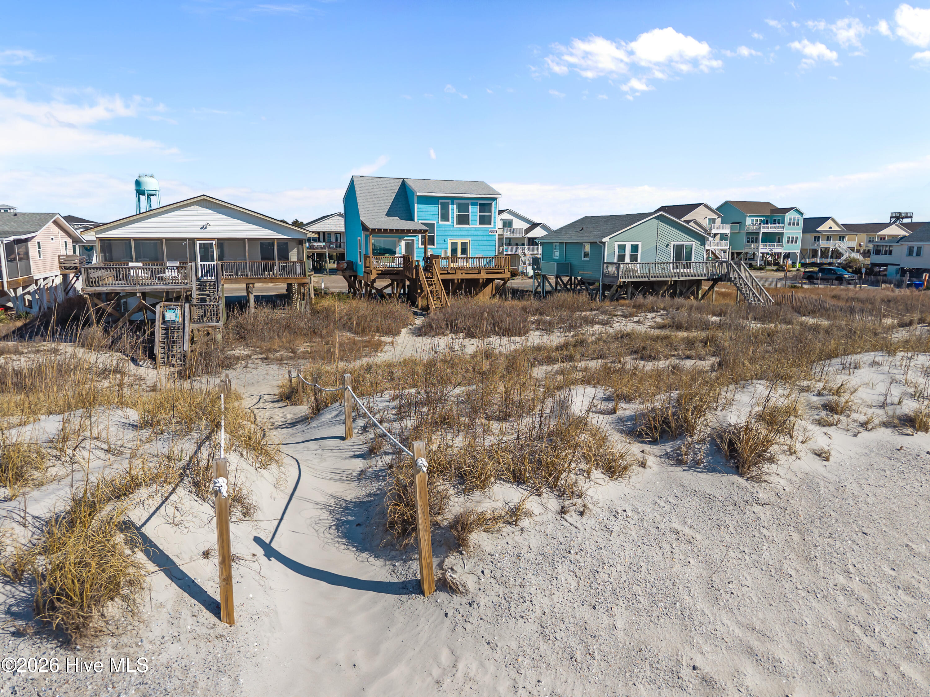 2925 E Beach Drive Property Photo 4