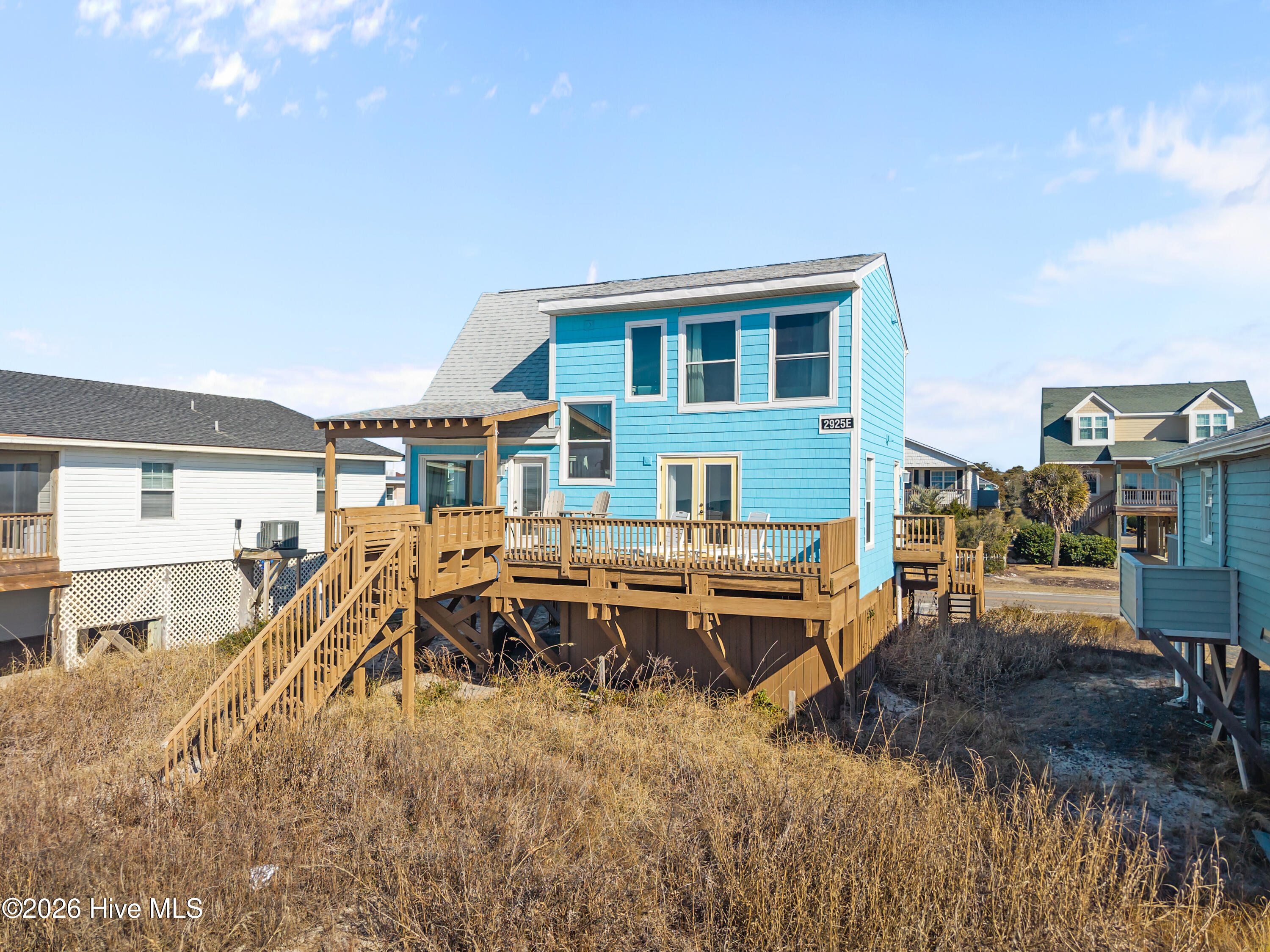 2925 E Beach Drive Property Photo 8