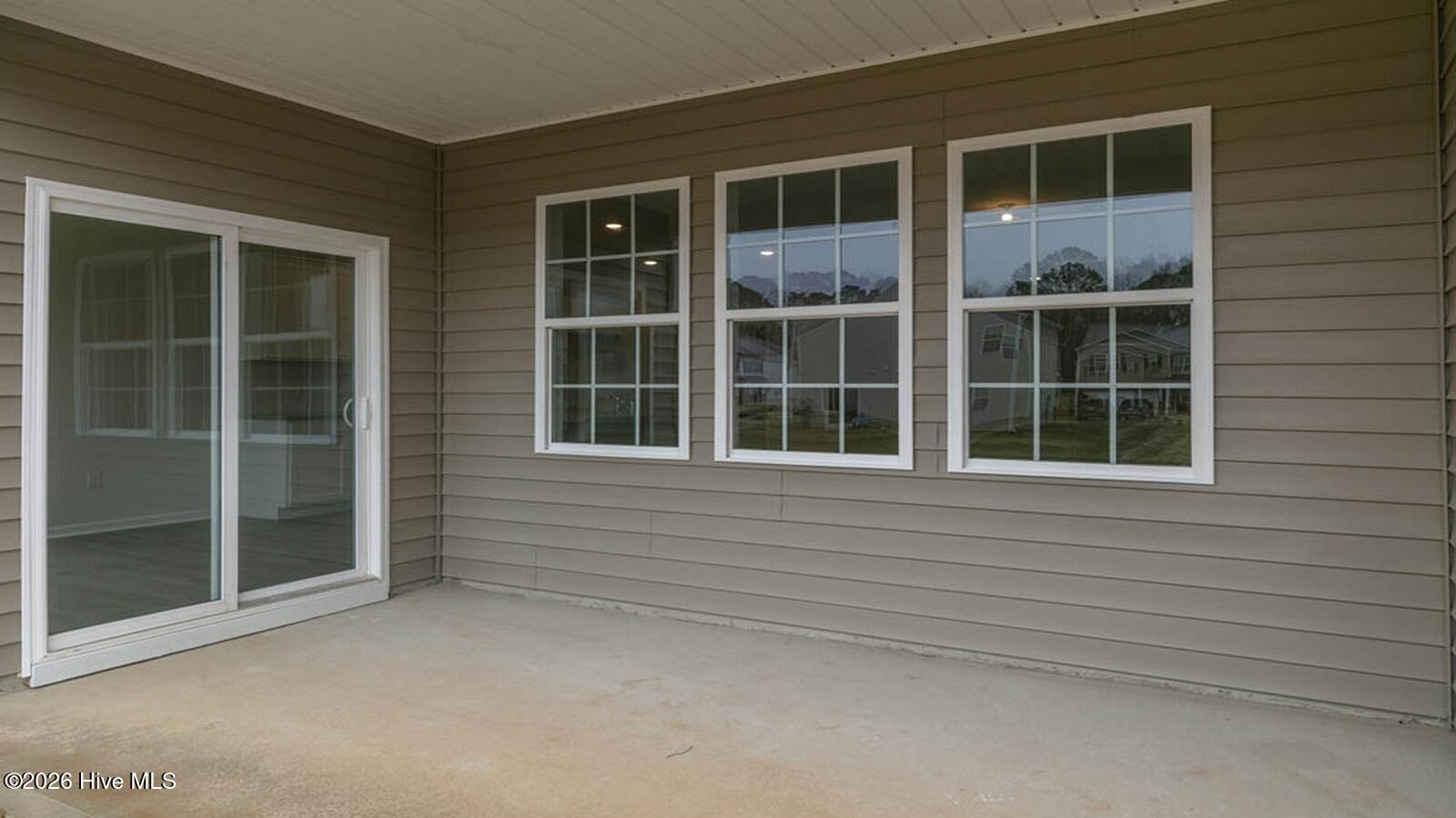 1094 Aviator Lane Property Photo 28
