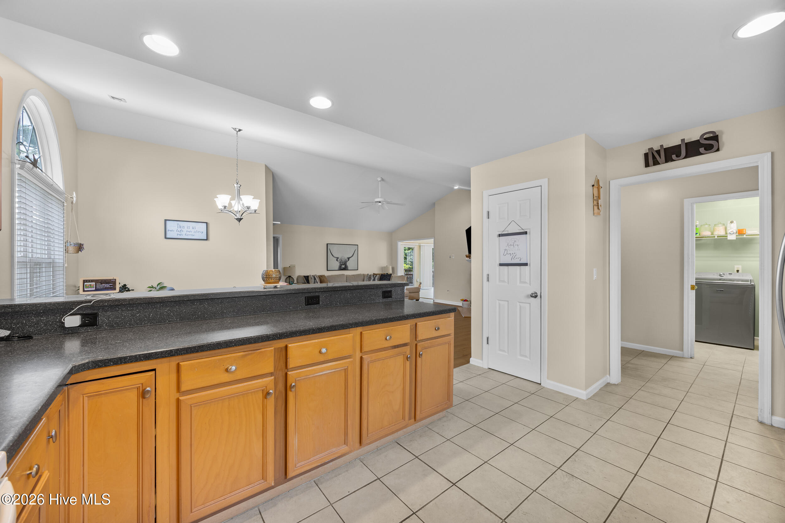 9208 Slice Court Property Photo 12