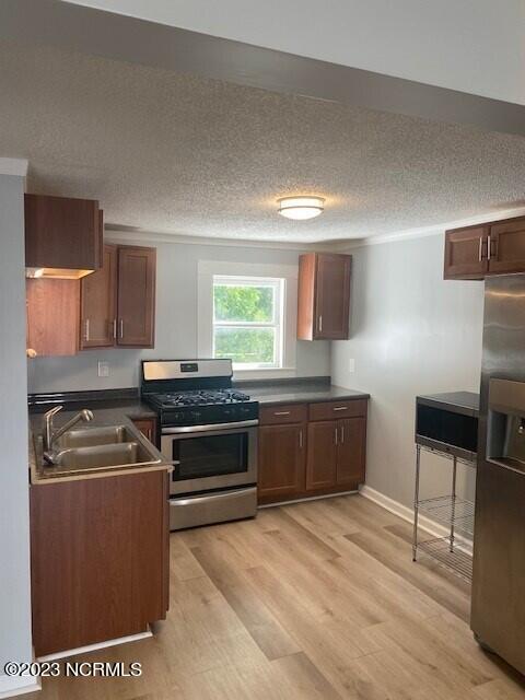 234 E 2nd Street B Property Photo 9