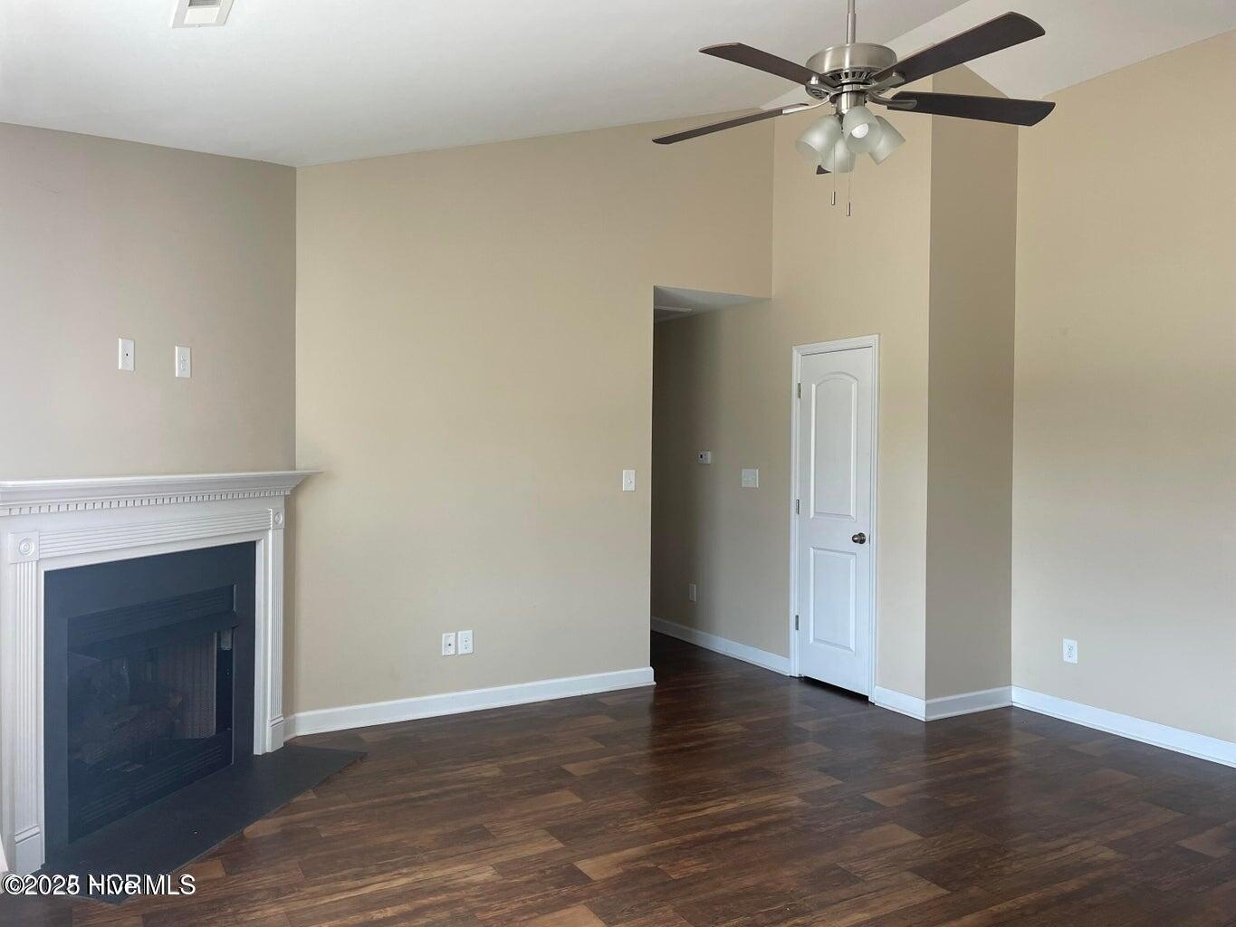 233 Breakwater Drive Property Photo 3