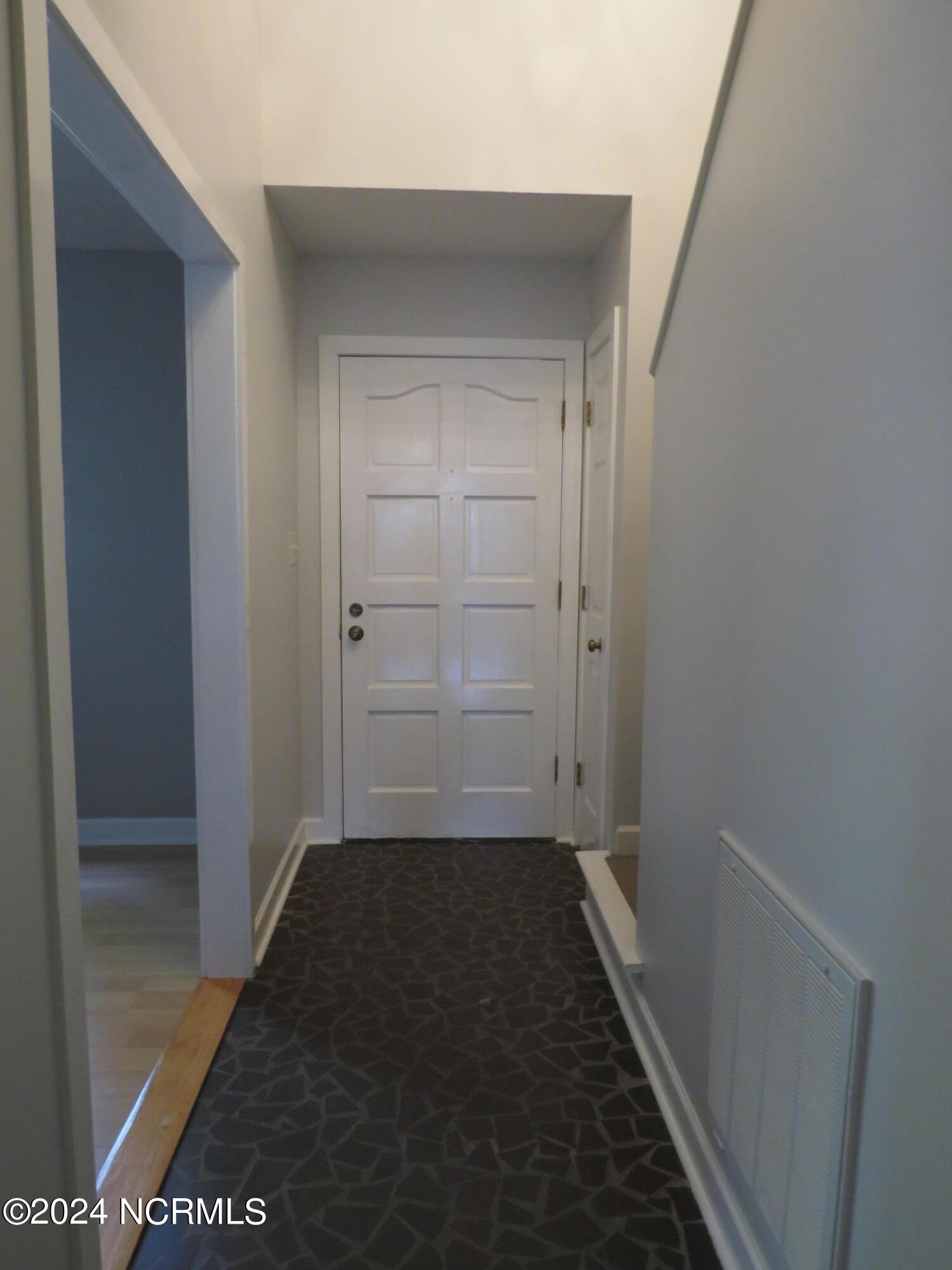 16 Cameron Lane Property Photo 4
