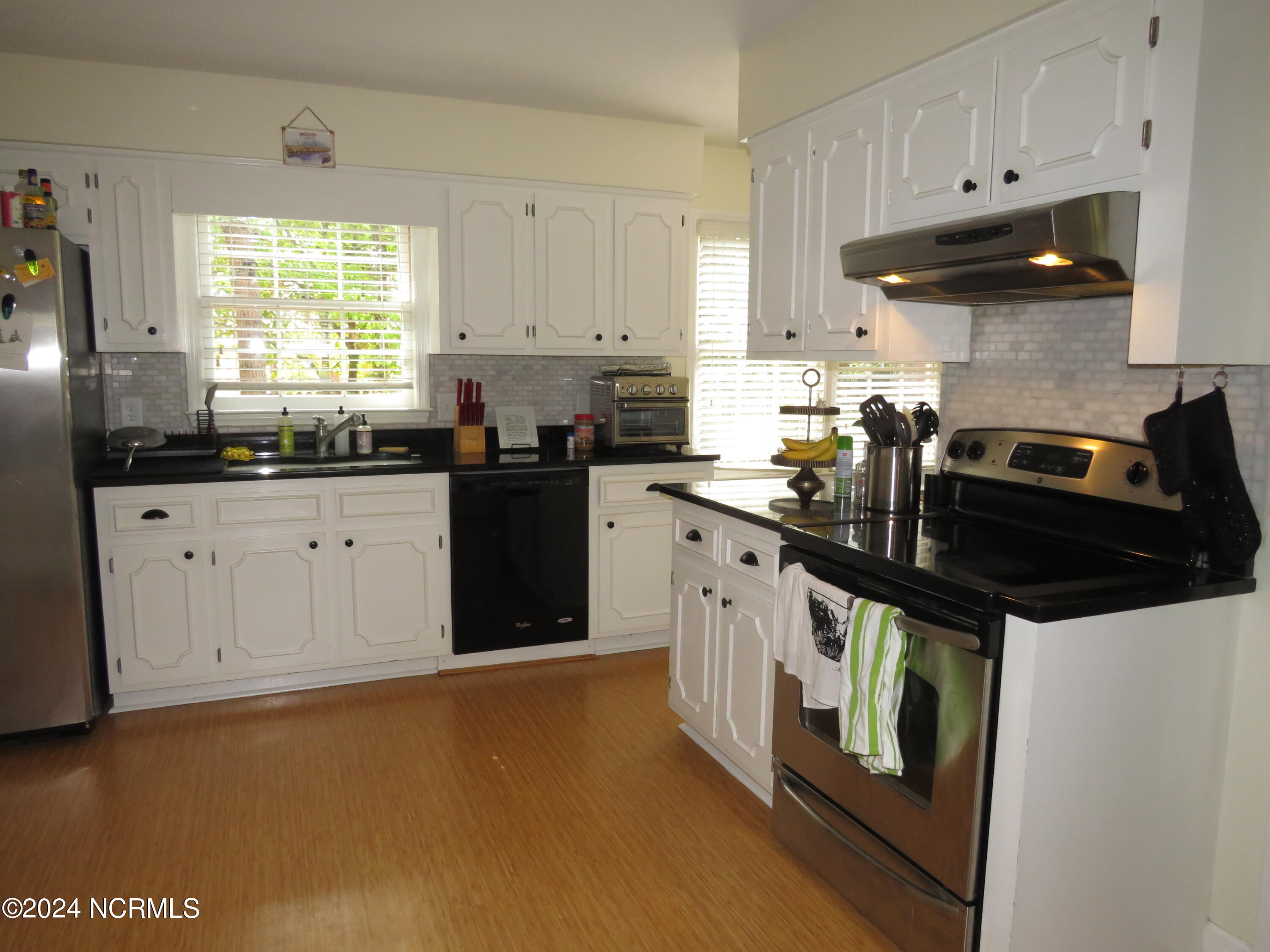 16 Cameron Lane Property Photo 10