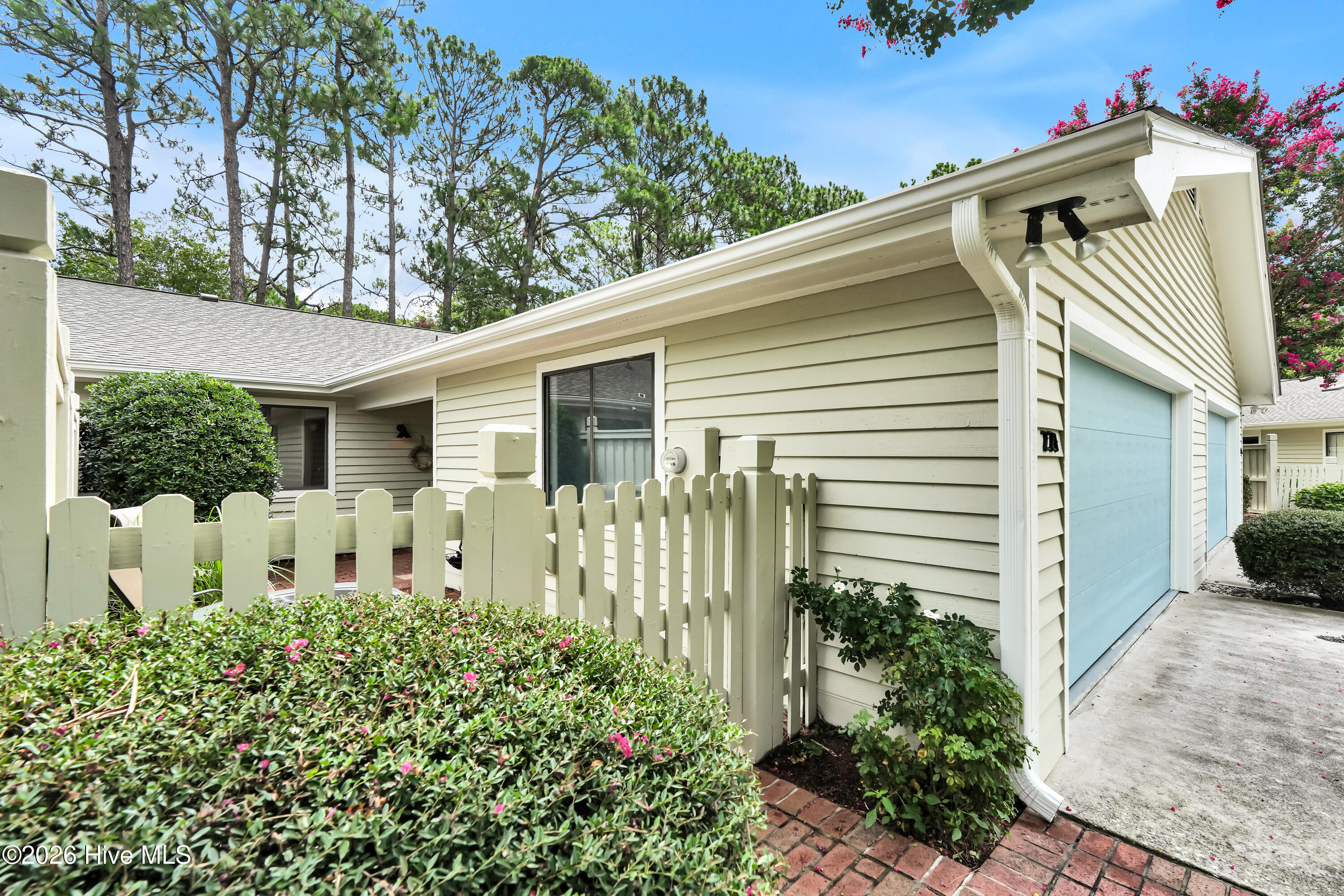 221 Inland Greens Circle Property Photo 3