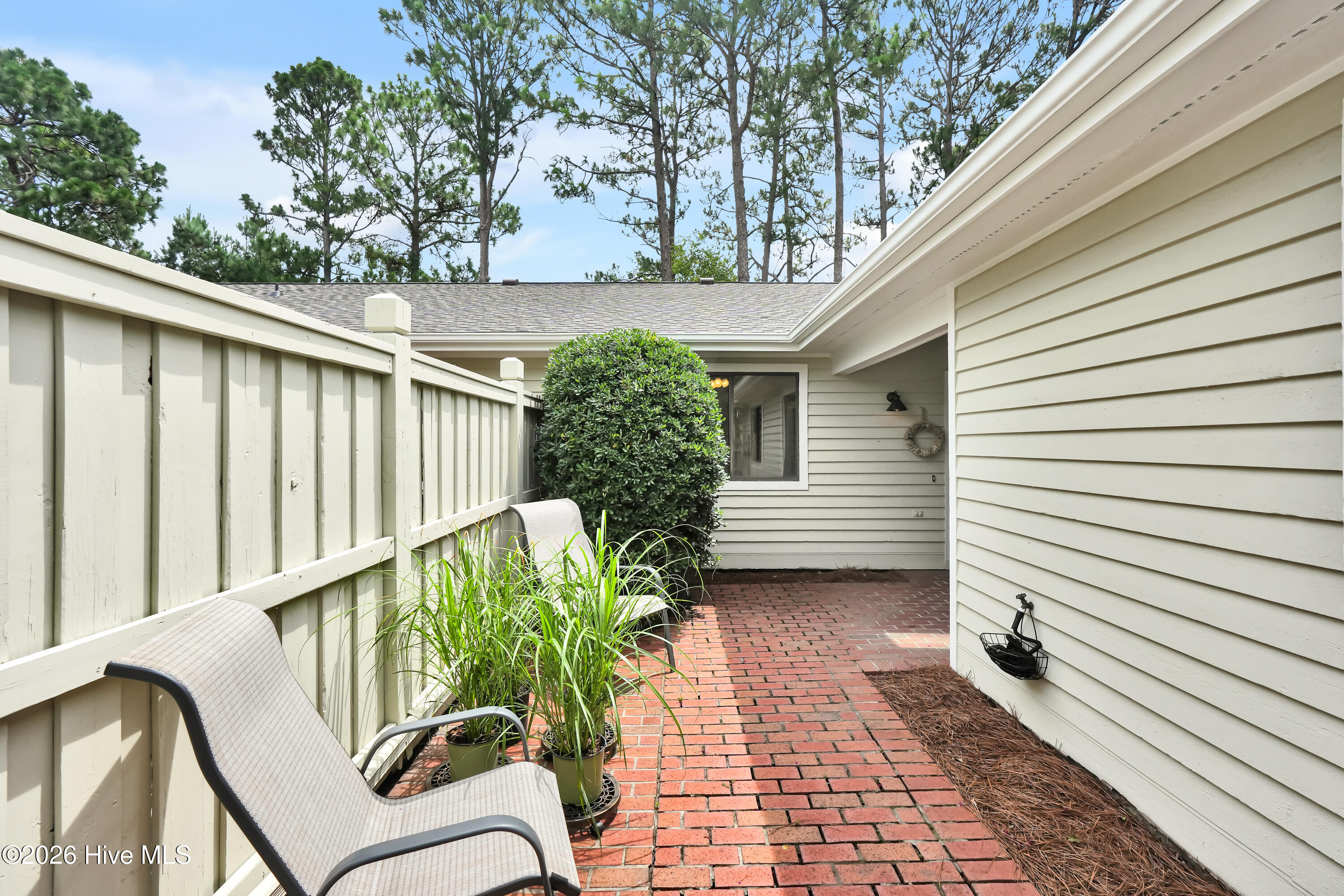 221 Inland Greens Circle Property Photo 5